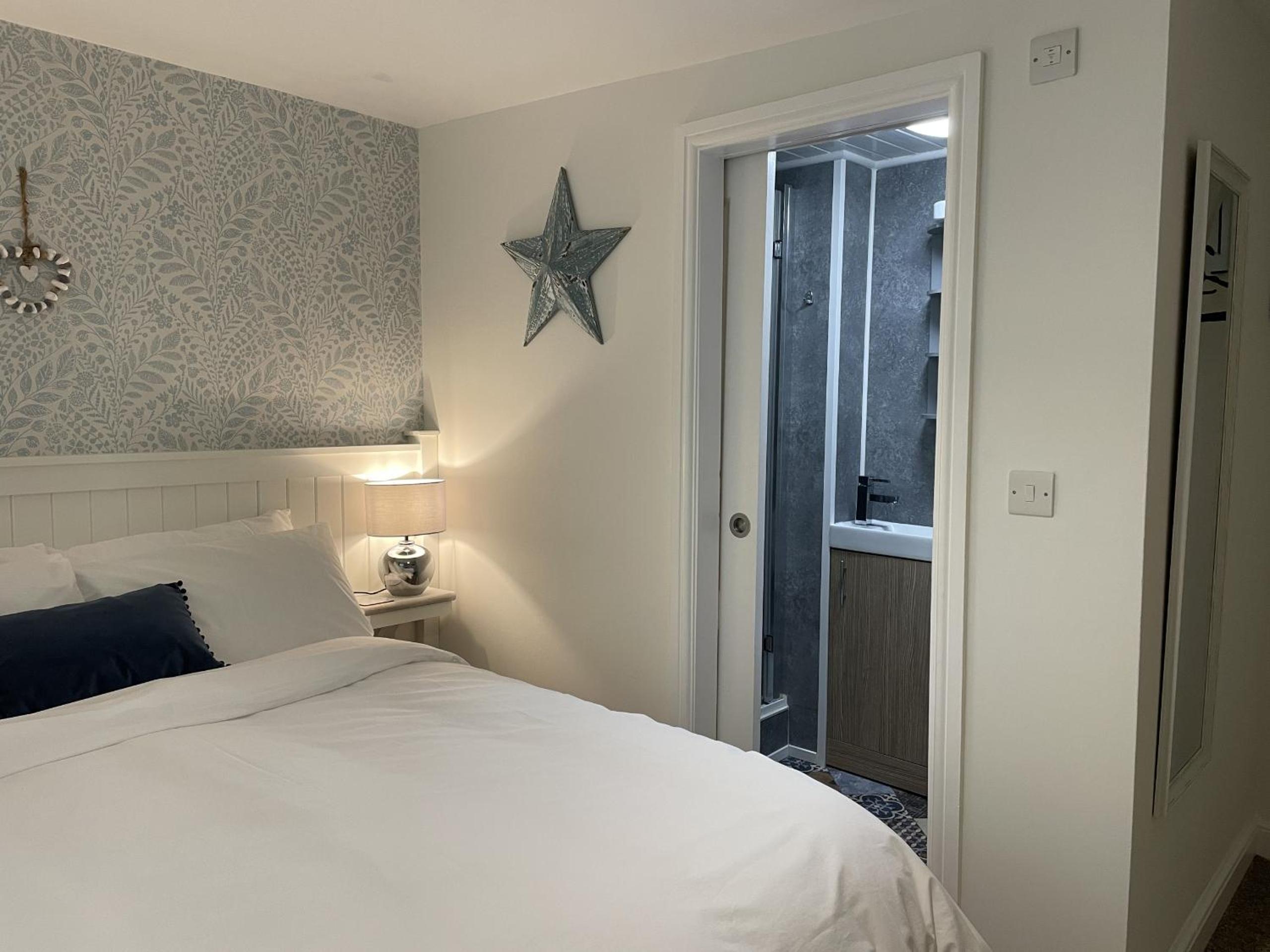 Double Room with Private Bathroom photo 1