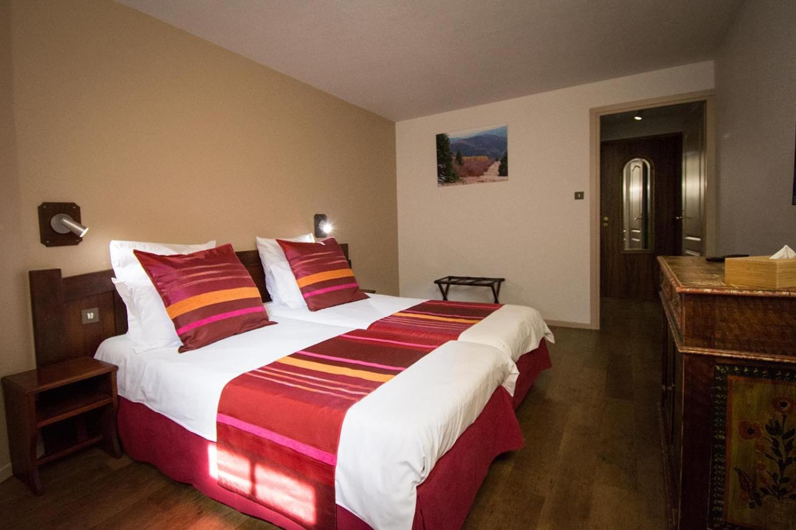 Standard Double Room or twin - Photo 3