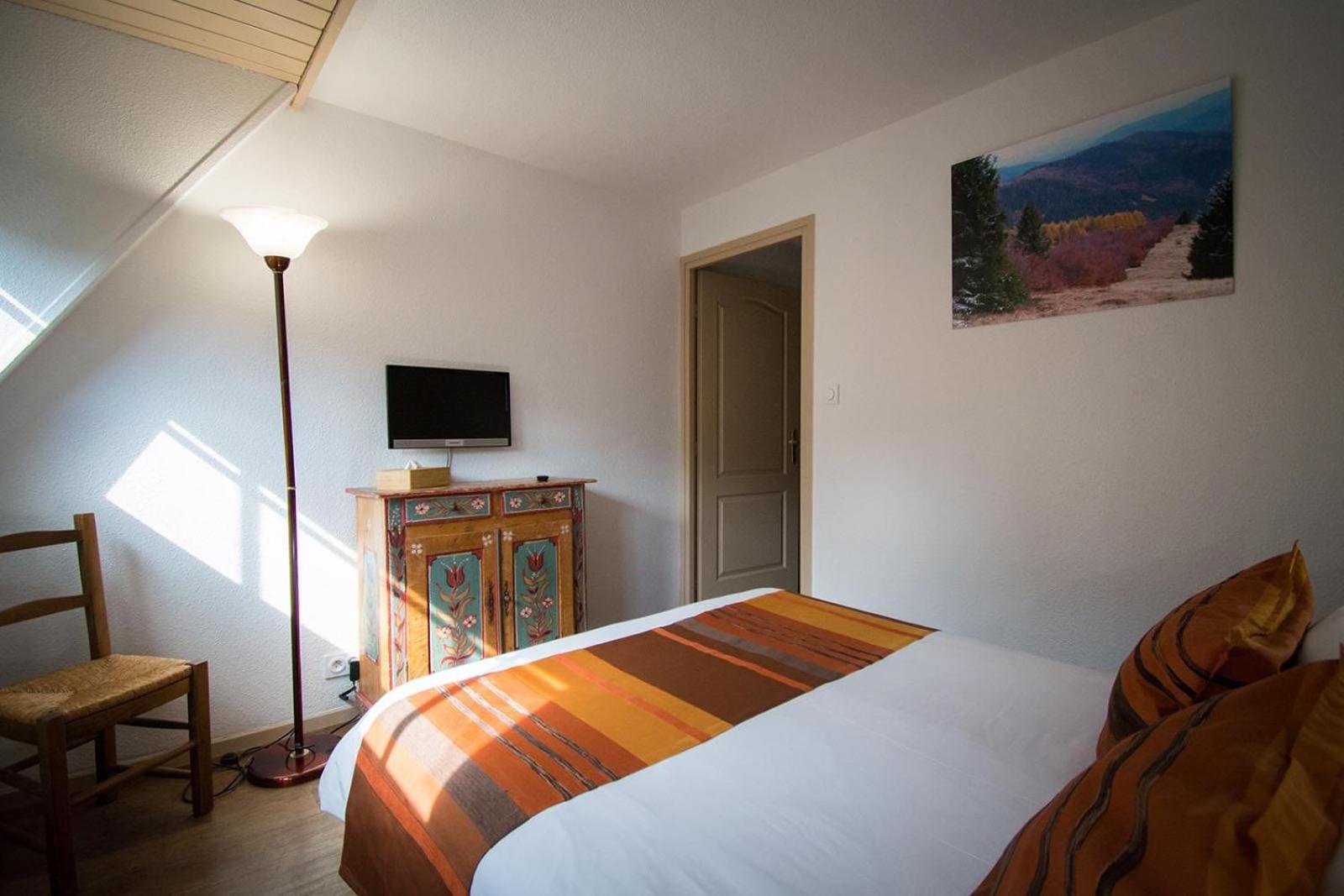 Standard Double Room or twin - Photo 2