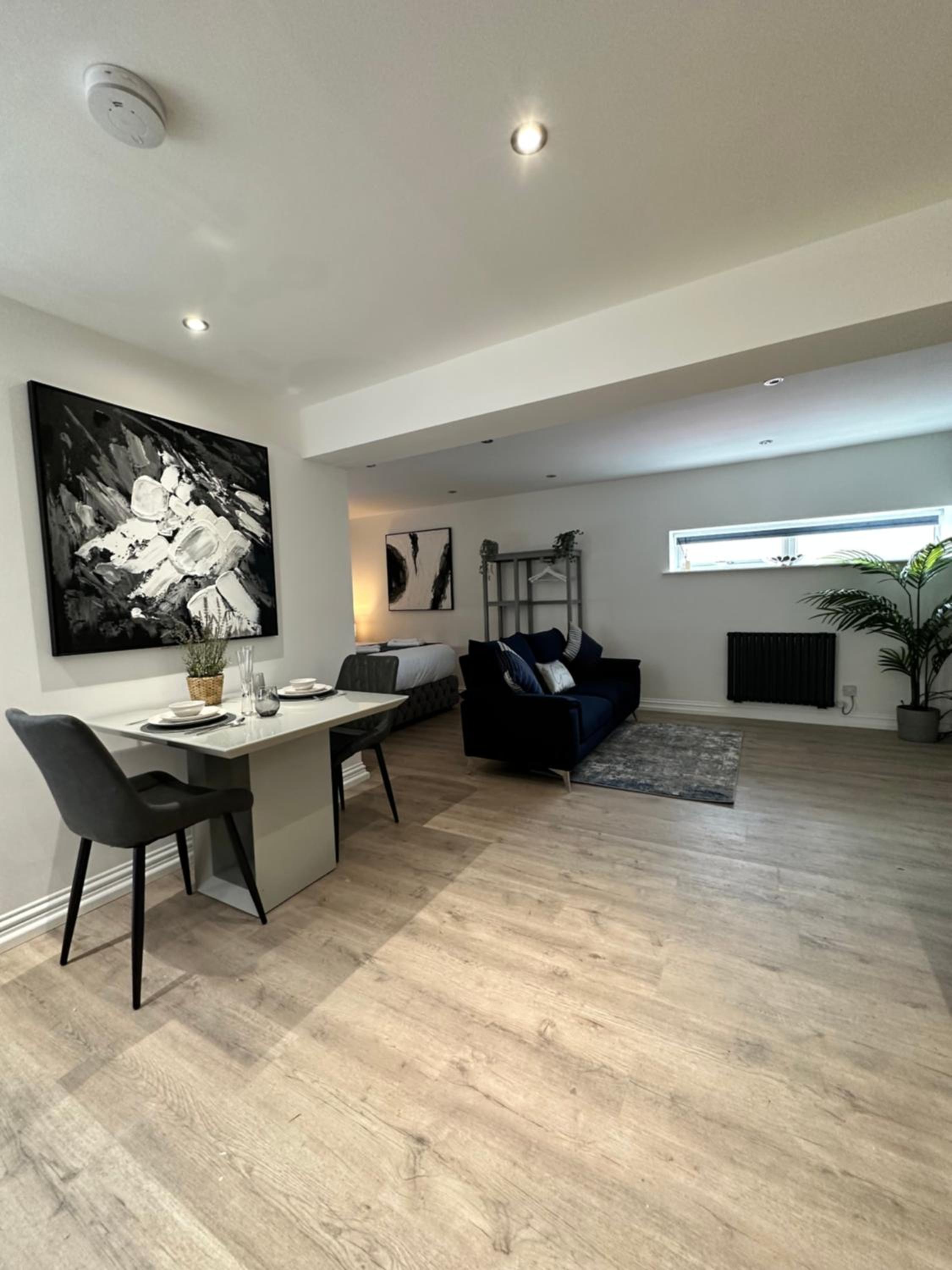One-Bedroom Apartment