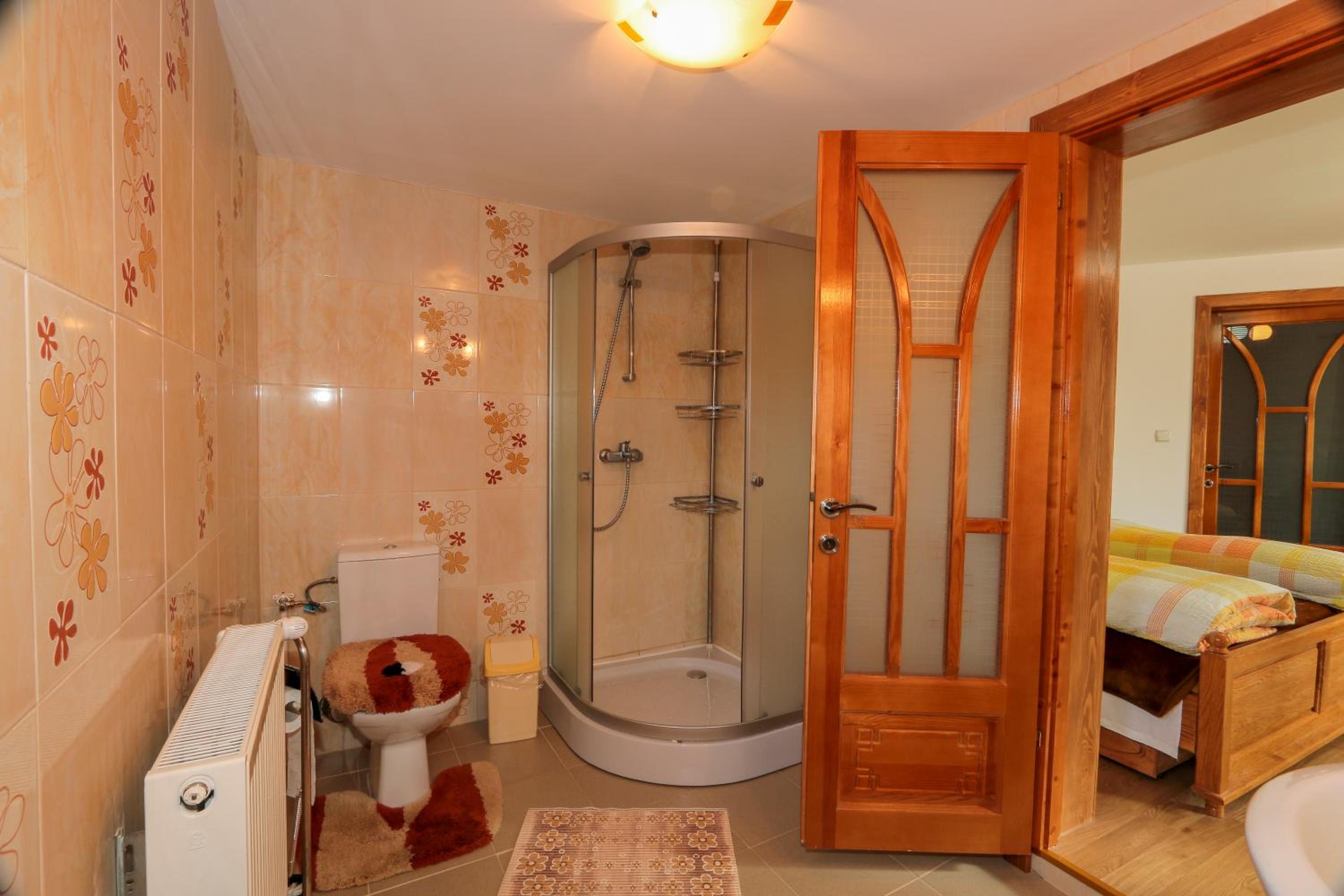 Triple Room with Private Bathroom - Photo 3