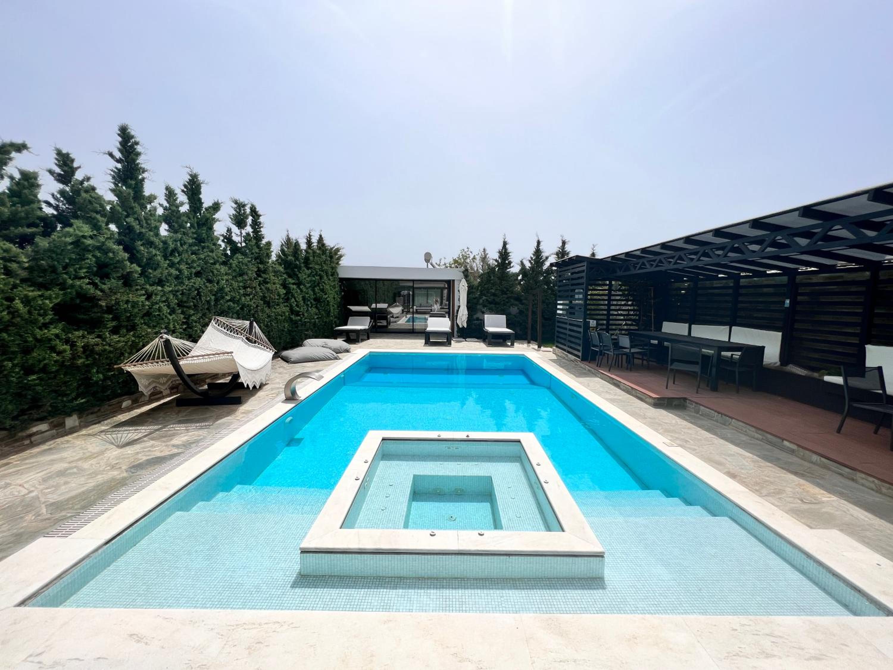 Villa with Private Pool - Photo 25