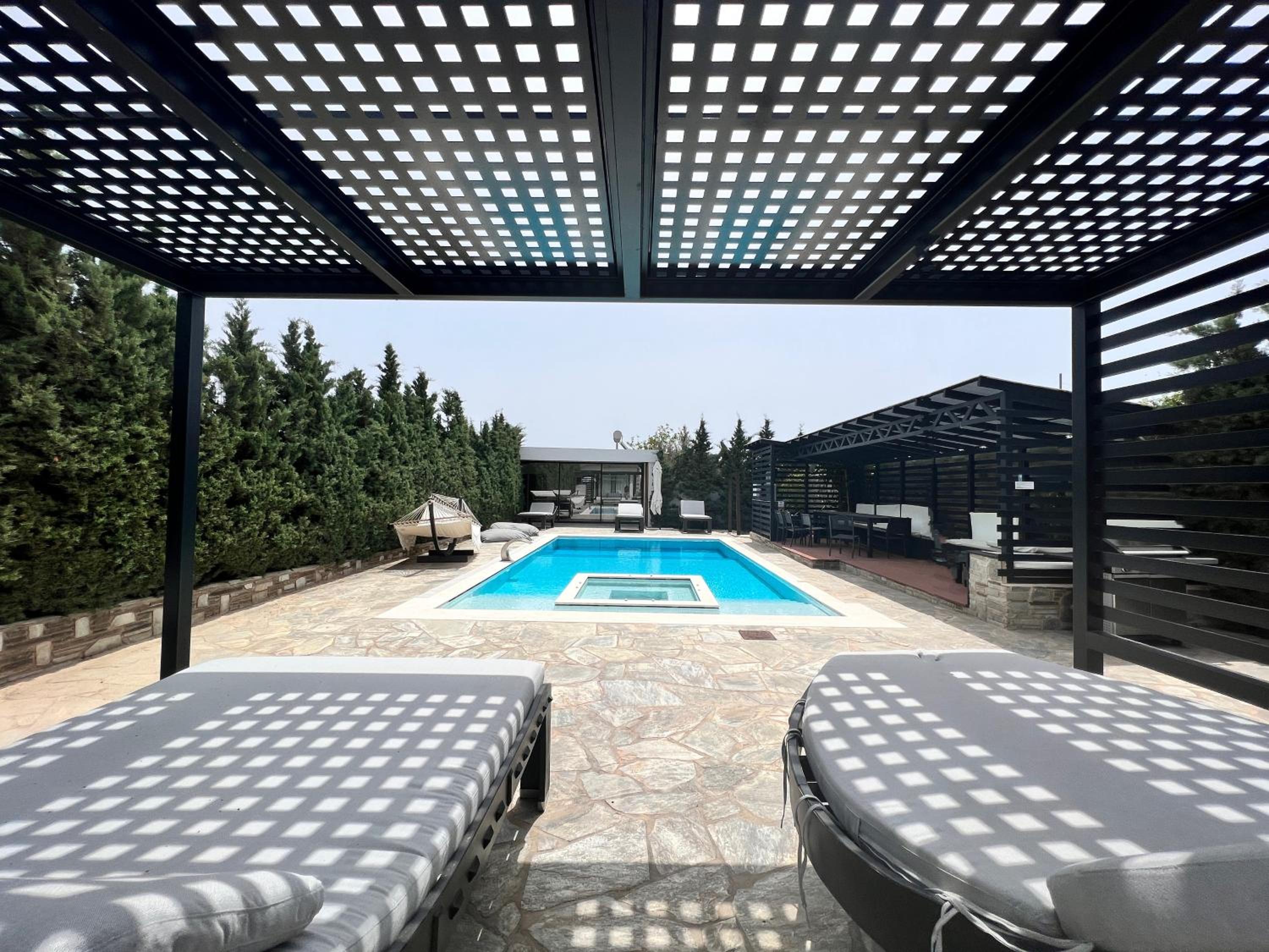 Villa with Private Pool - Photo 27