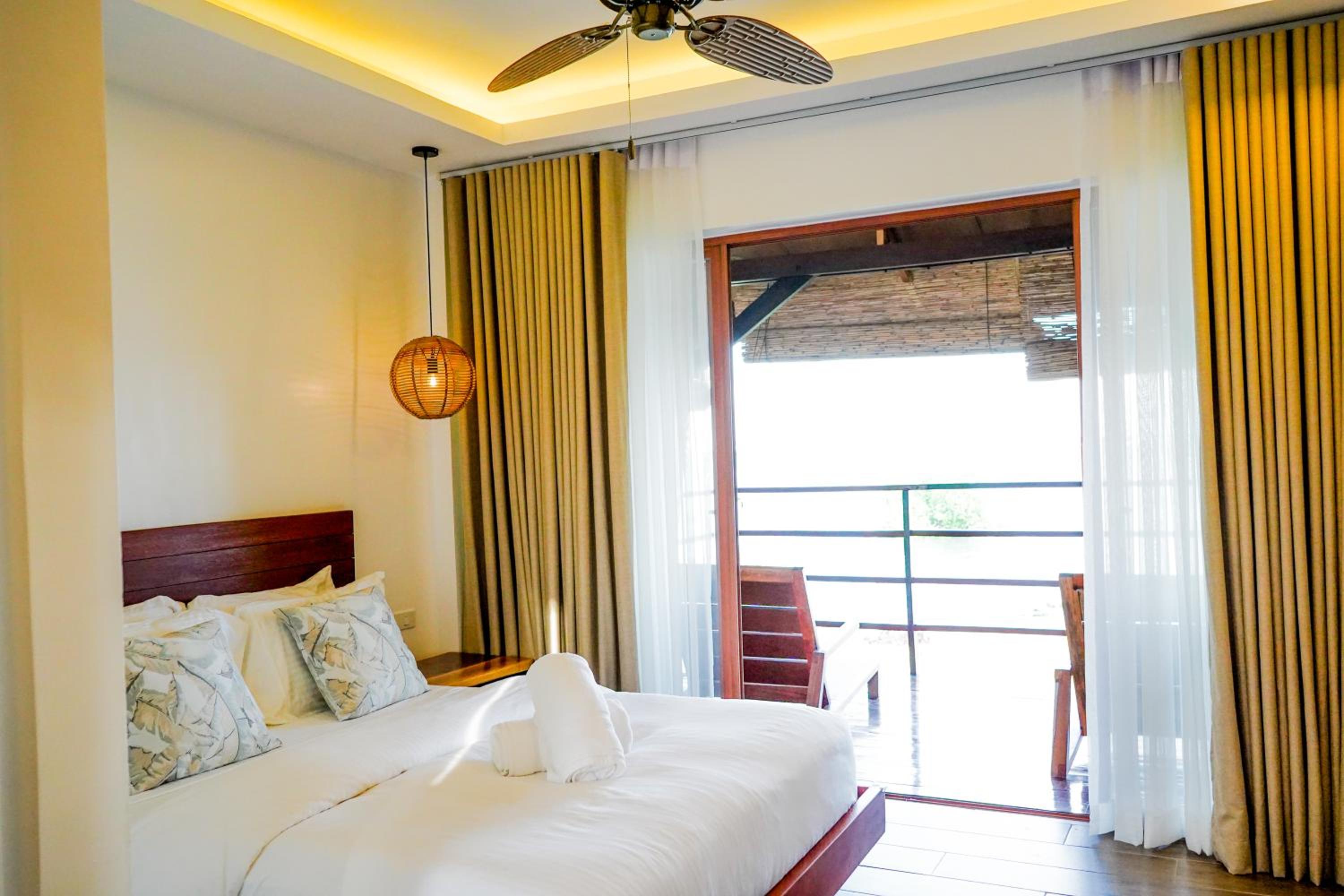 Queen Room with Sea View photo 1