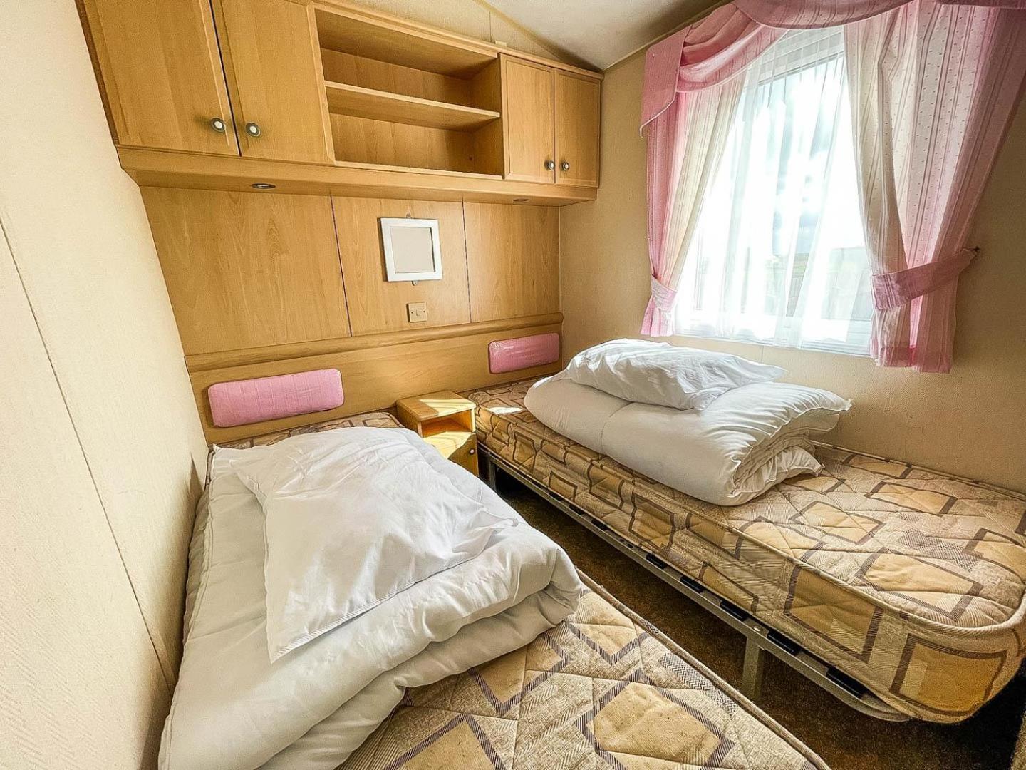 Mobile Home photo 3