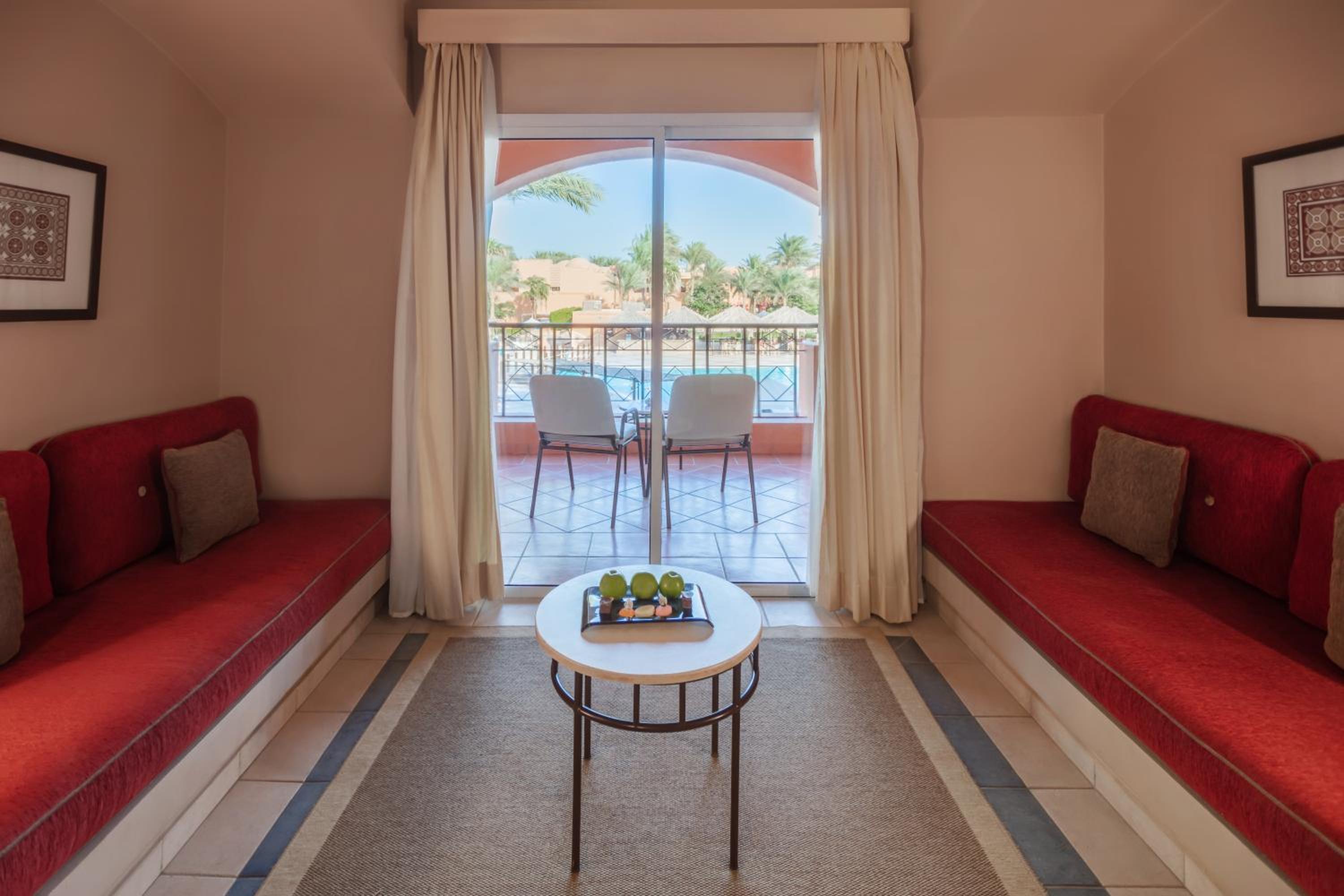 Deluxe Family, Queen or Twin Bed, Pool View