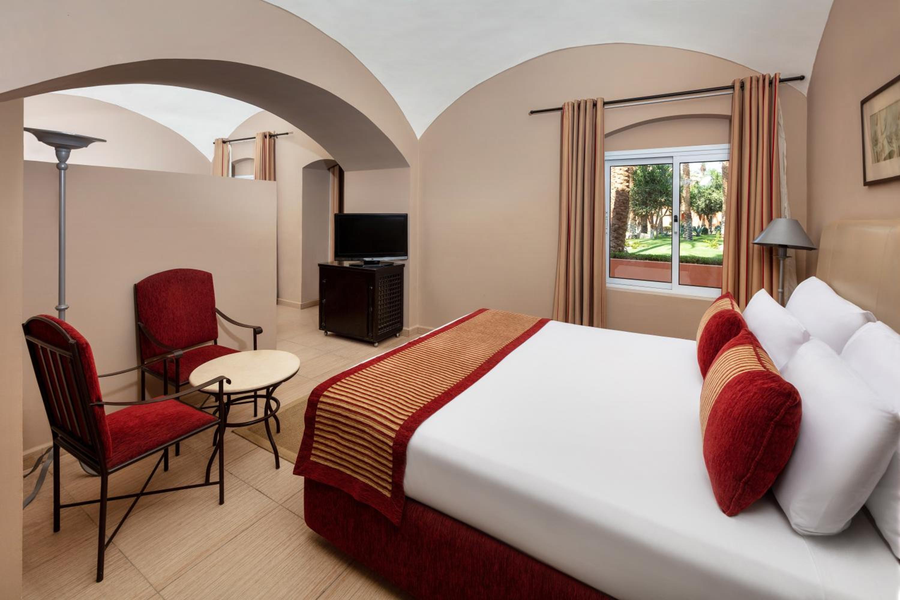 Junior Suite with Garden View