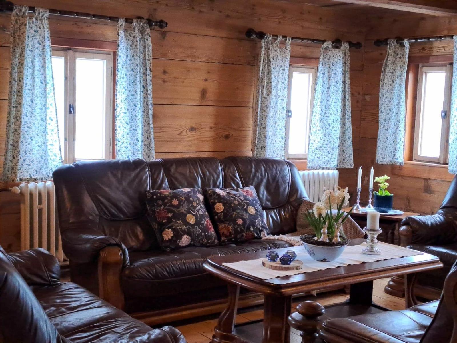 Three-Bedroom House photo 1