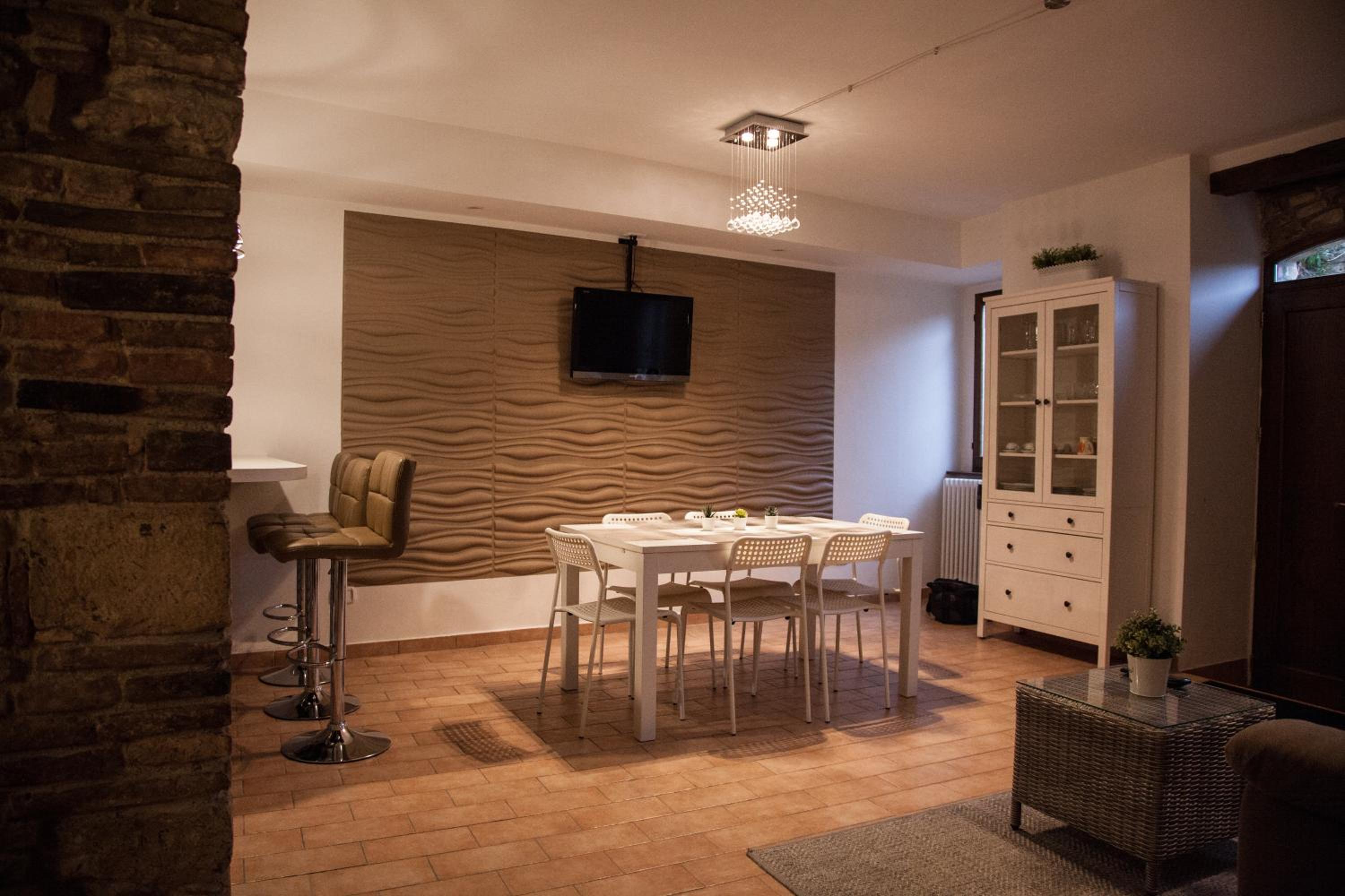 Two-Bedroom House - Photo 27