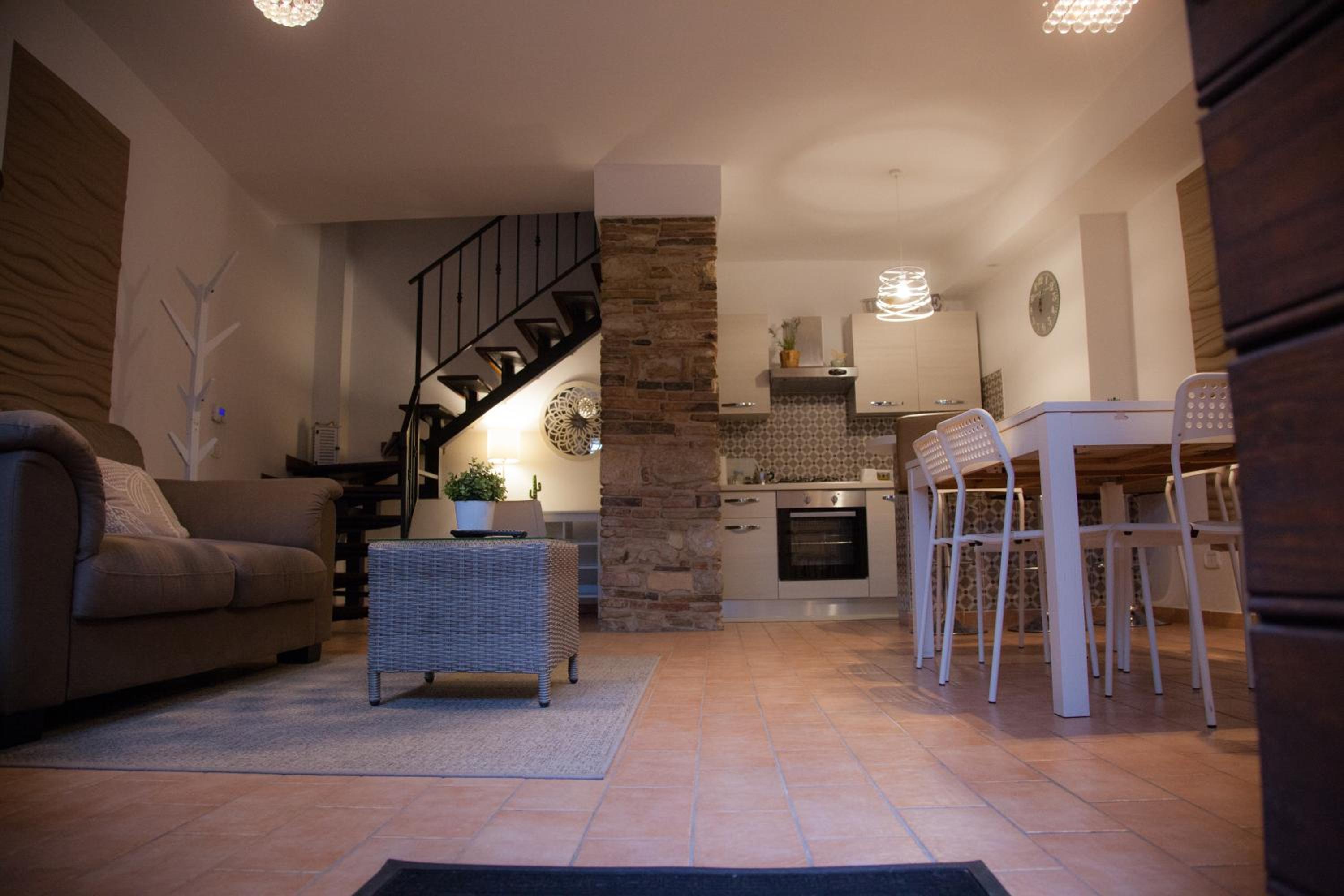 Two-Bedroom House - Photo 24