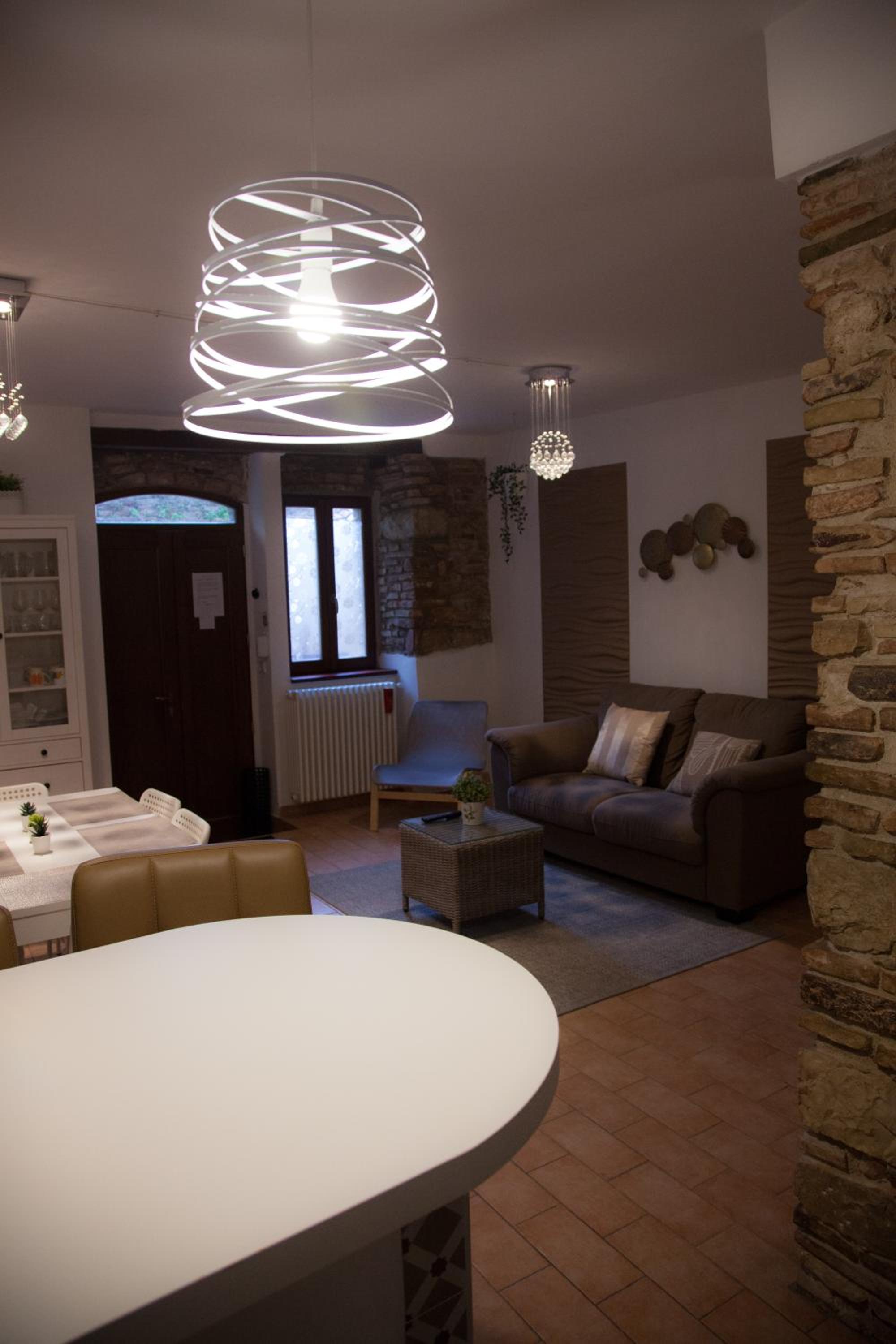 Two-Bedroom House - Photo 26