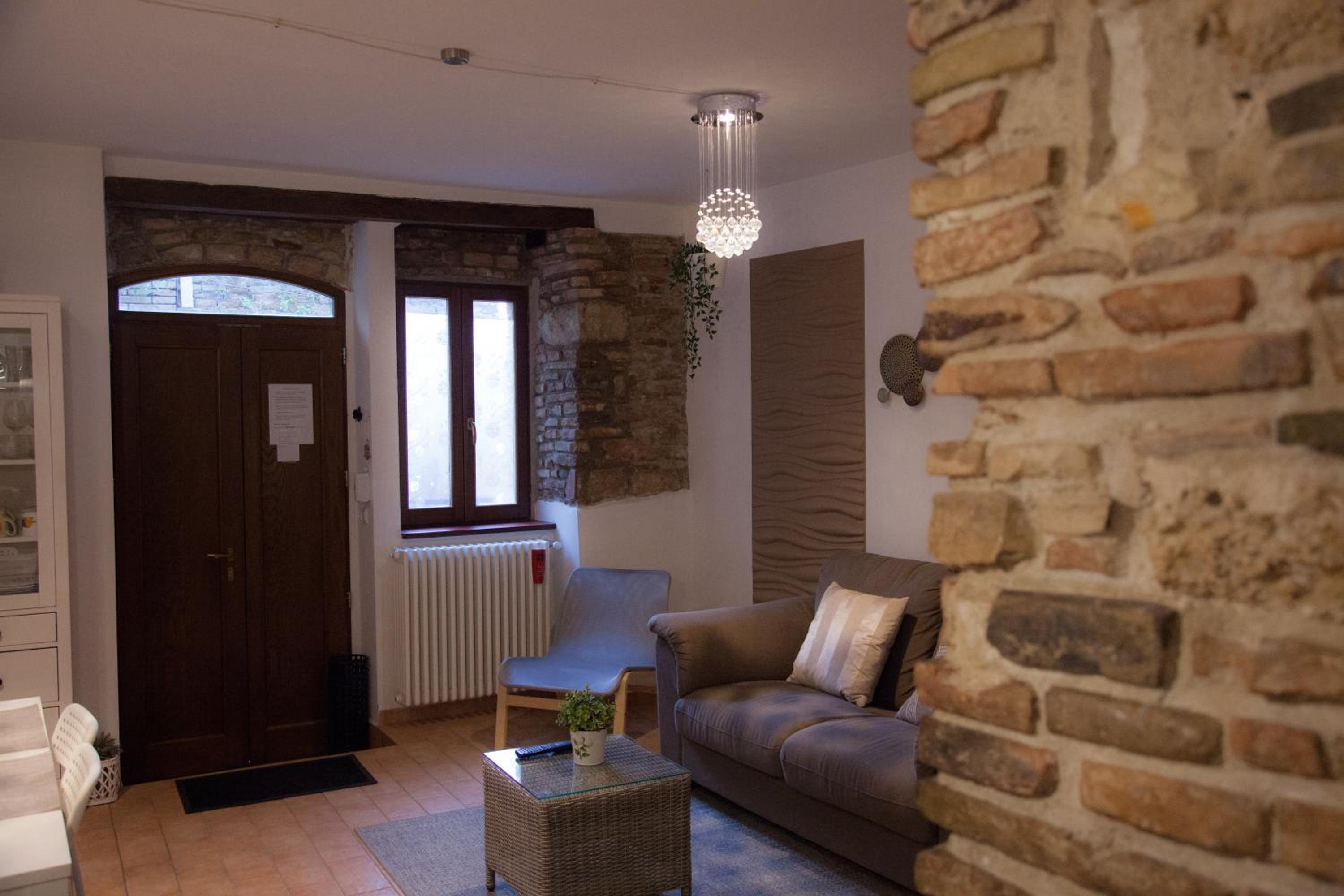 Two-Bedroom House - Photo 25