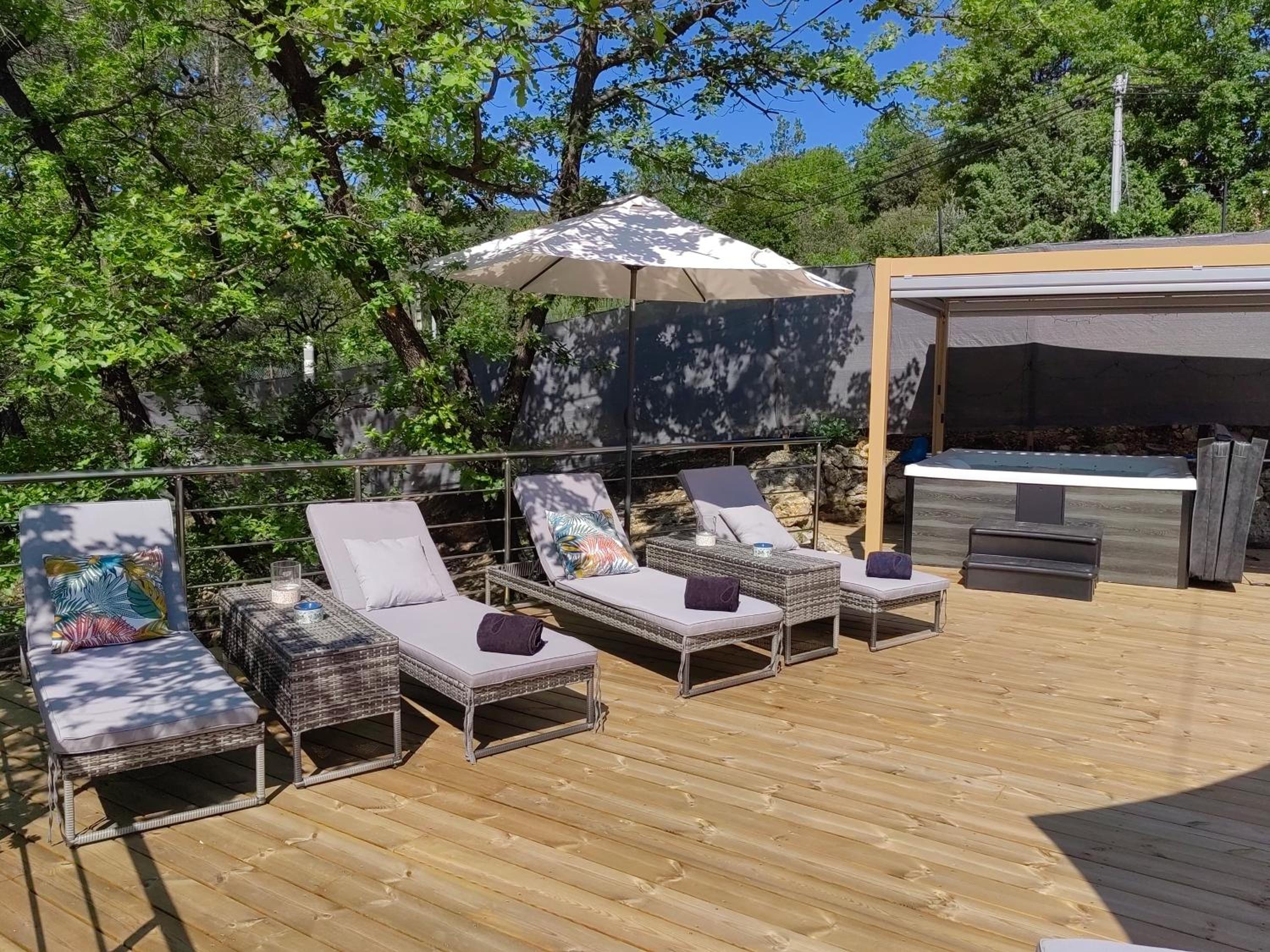 Double Room with Private External Bathroom - Photo 9