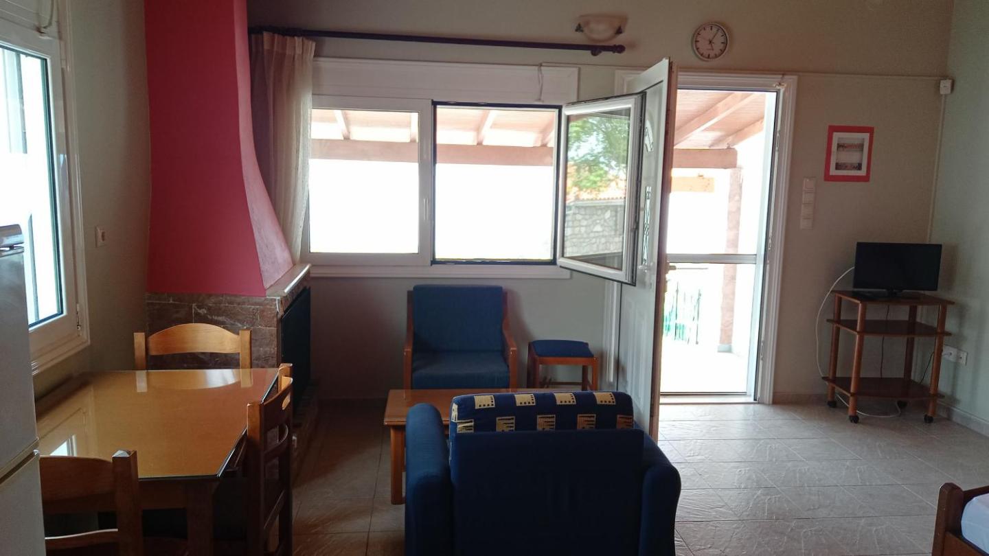 One-Bedroom House photo 2