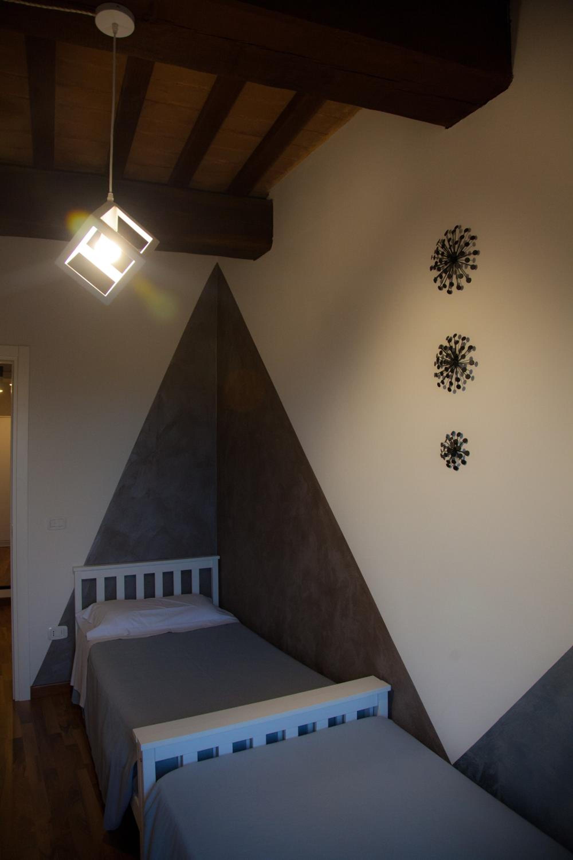 Two-Bedroom House - Photo 8