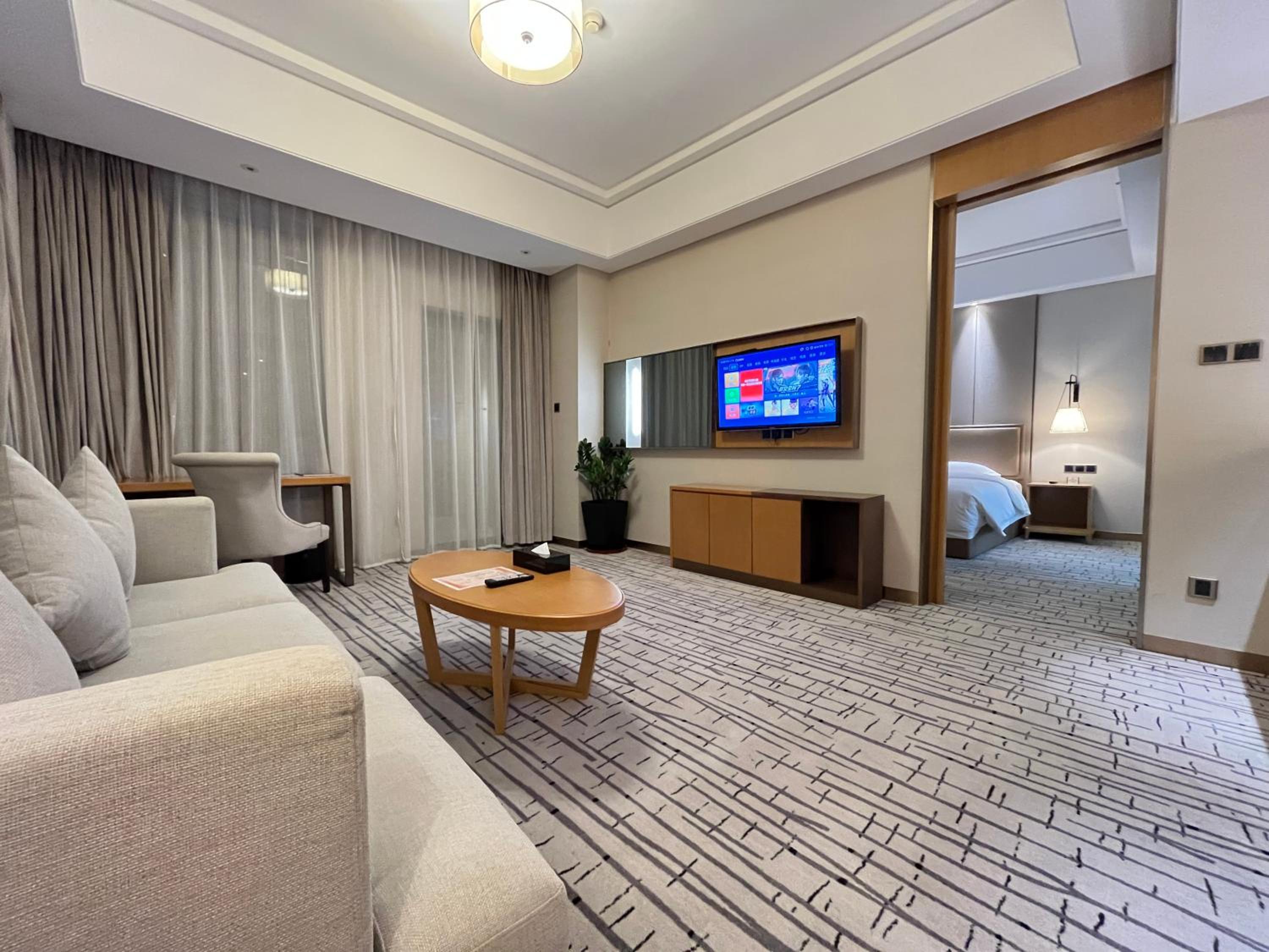 Deluxe Suite