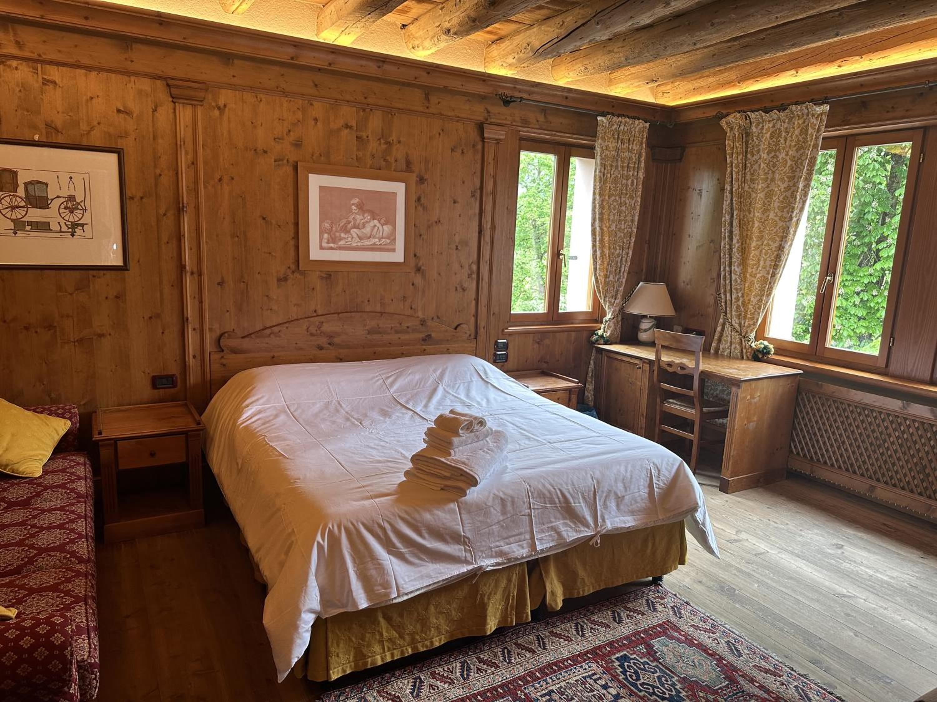 Deluxe King Room photo 3