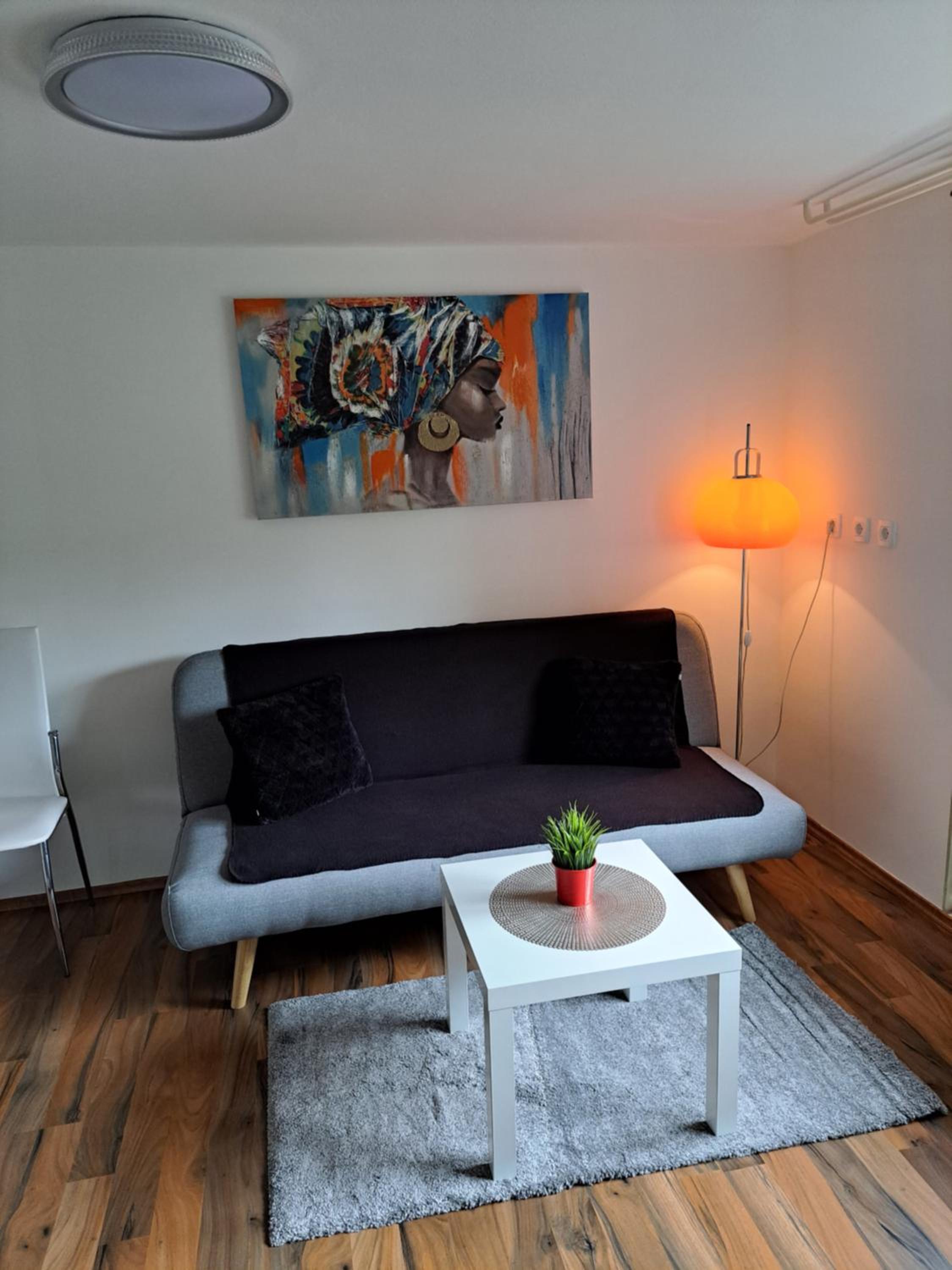 One-Bedroom Apartment photo 2