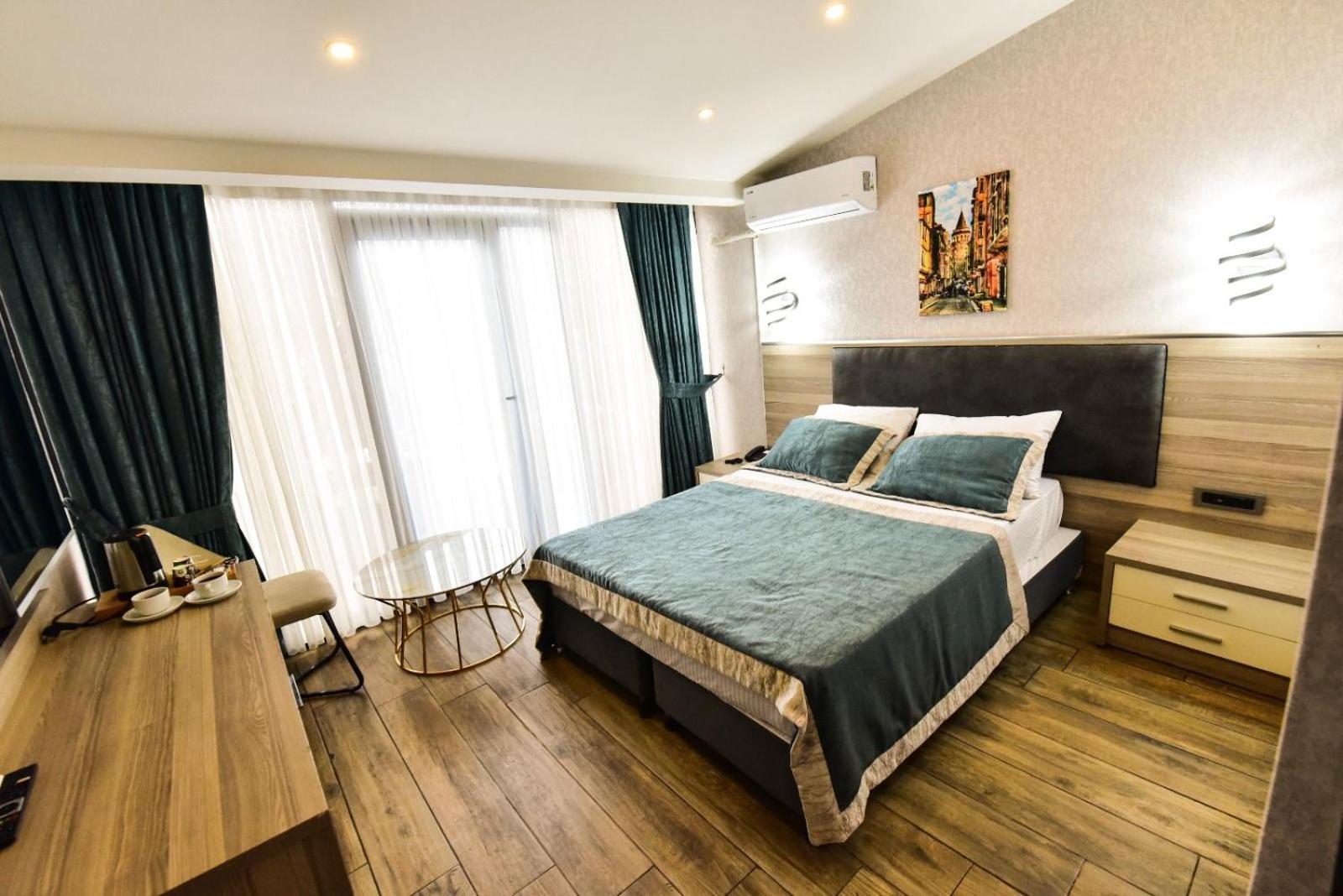 Double Room with Balcony photo 1