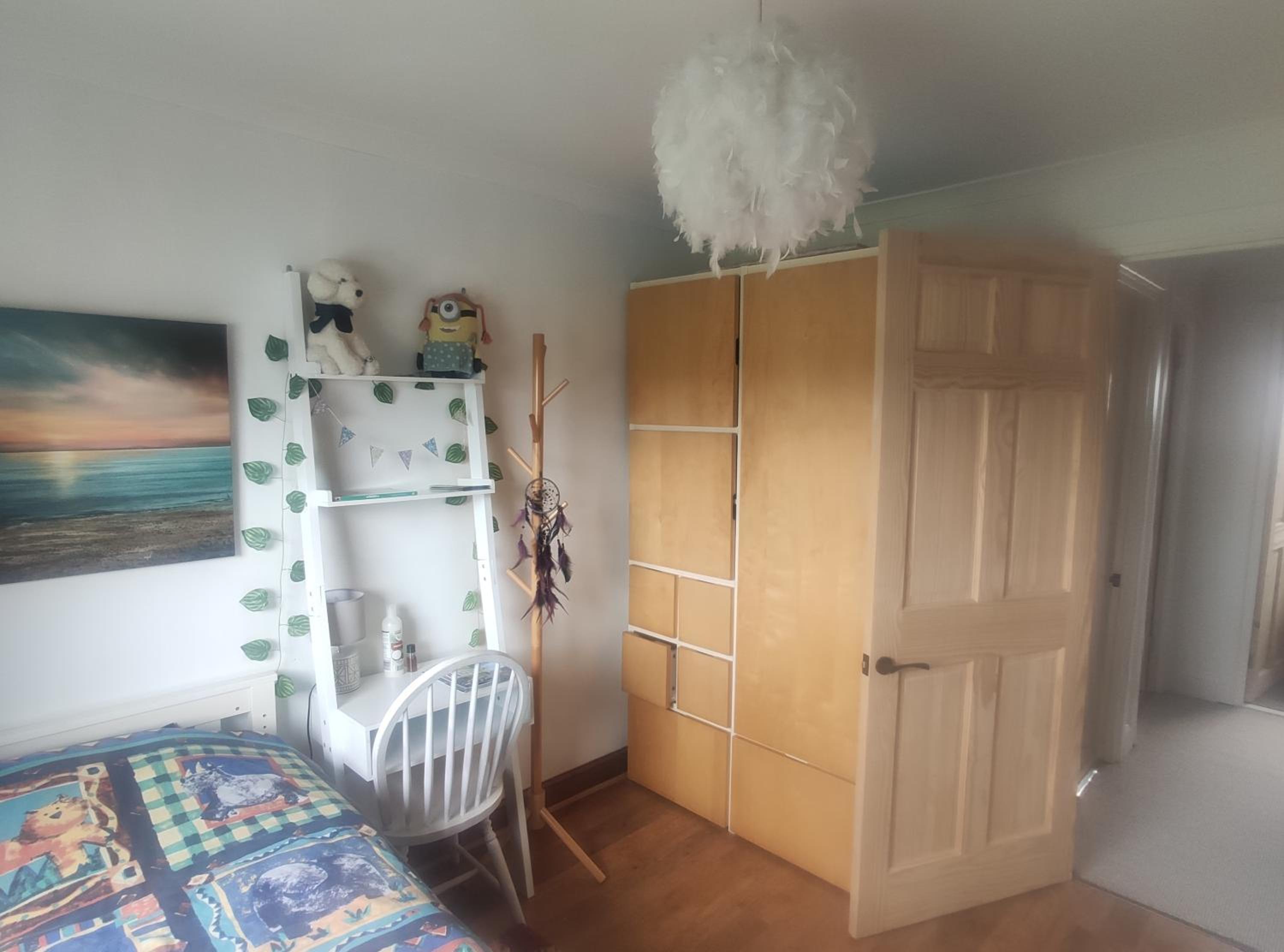 Single Room with Shared Bathroom photo 2