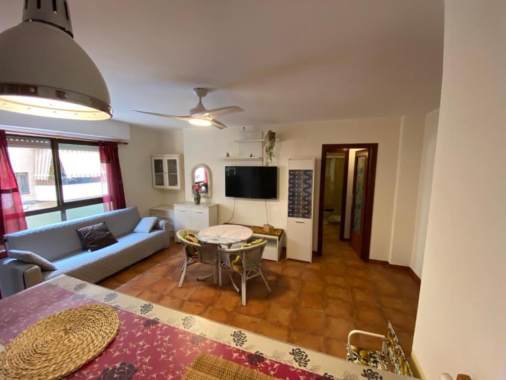 One-Bedroom Apartment photo 3