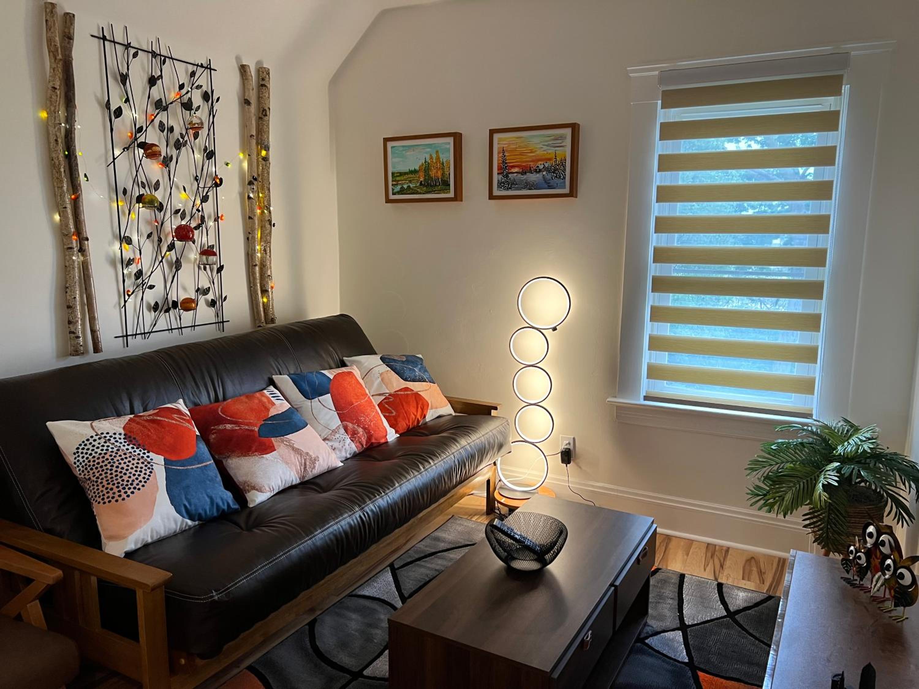 One-Bedroom Apartment photo 1