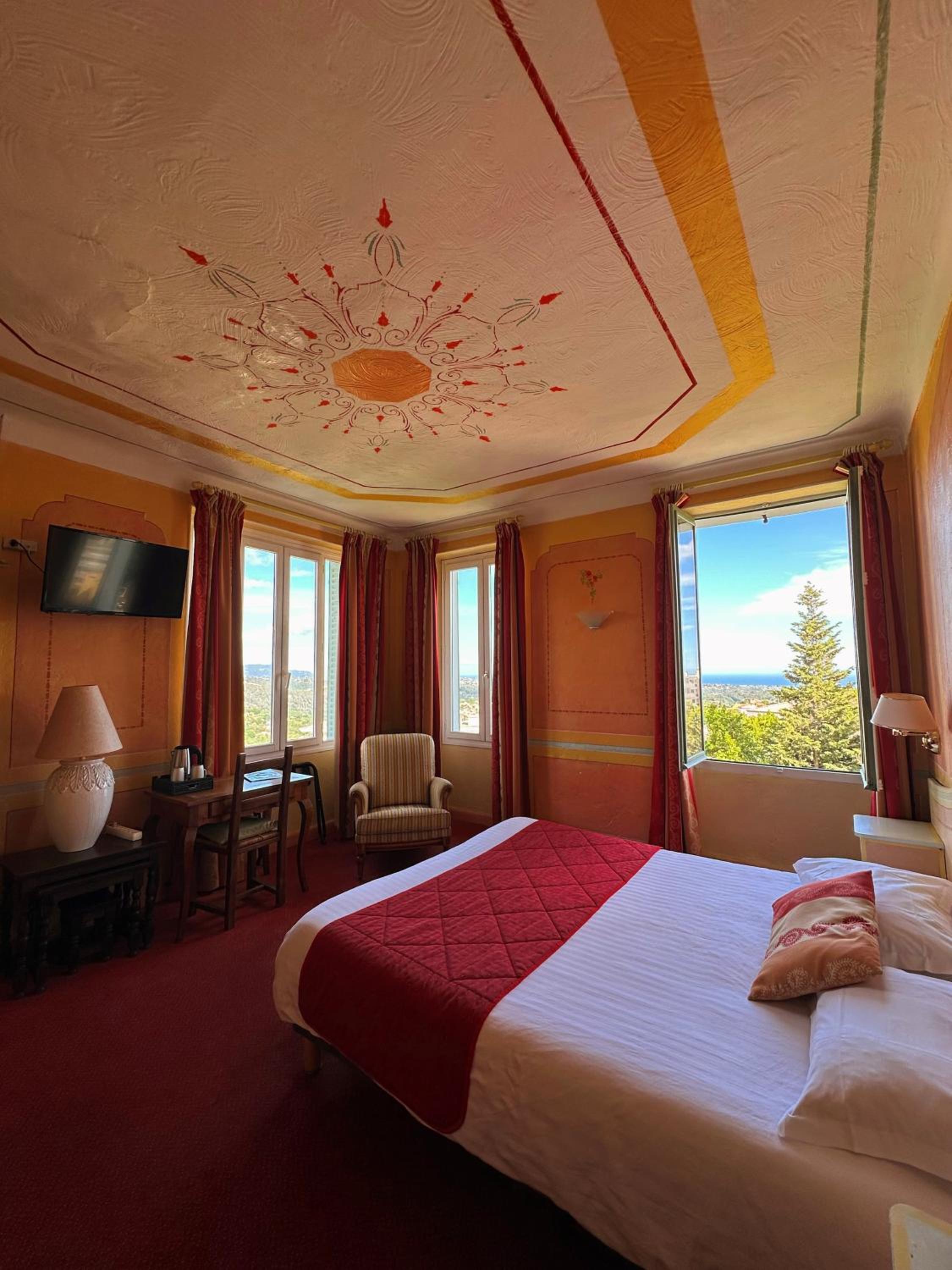 Large double room with balcony and panoramic view - Photo 2