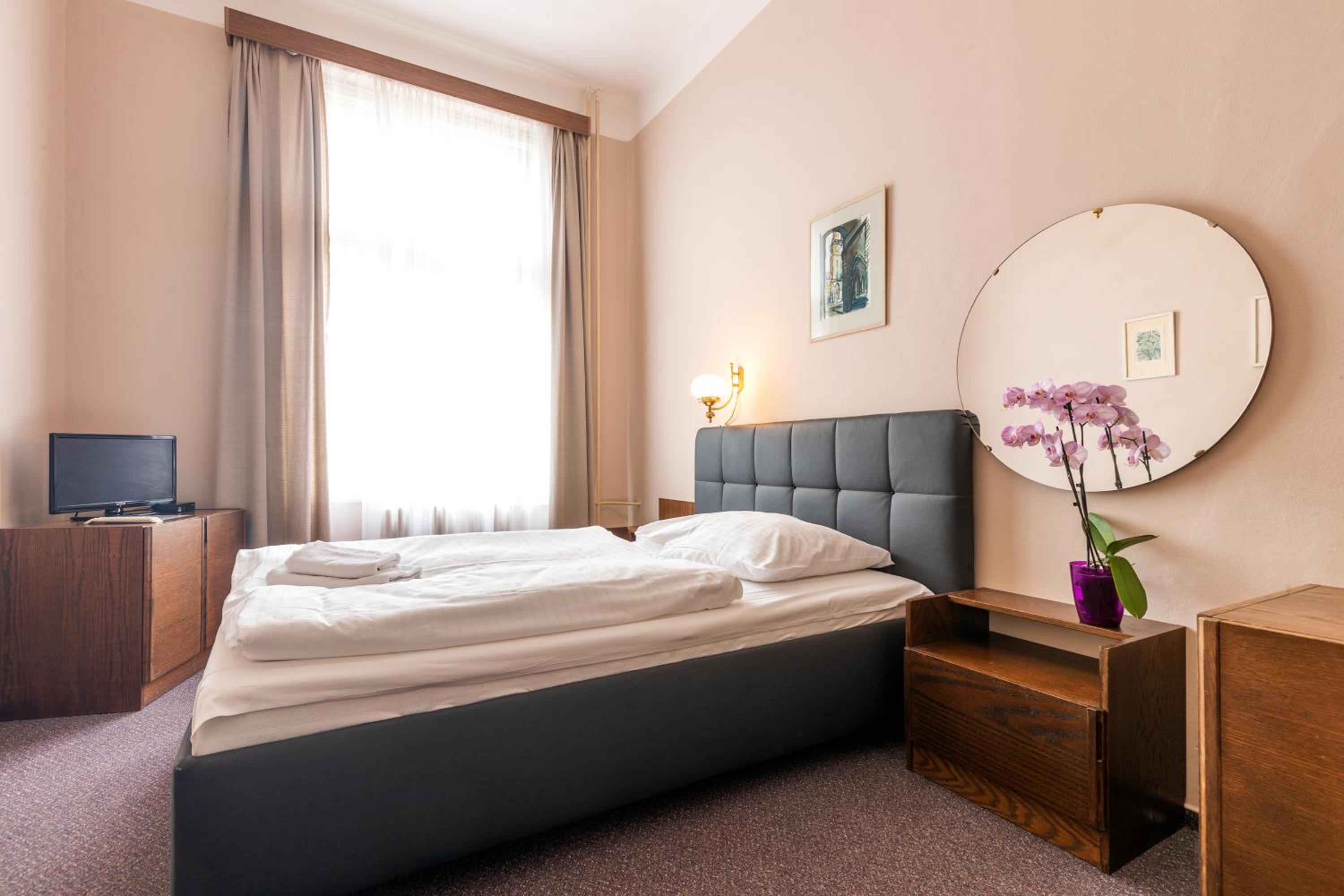 Single Room photo 3