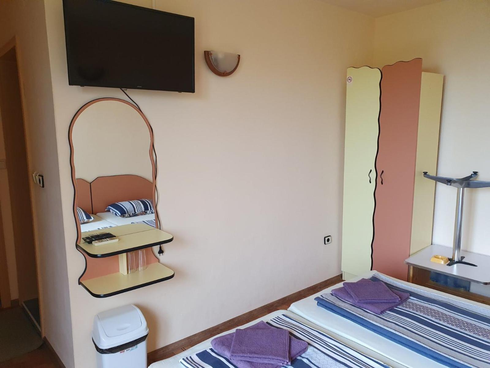 Double or Twin Room with Sea View photo 3