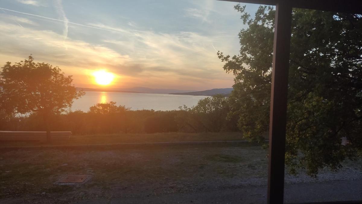 Mobile Home - Photo 3