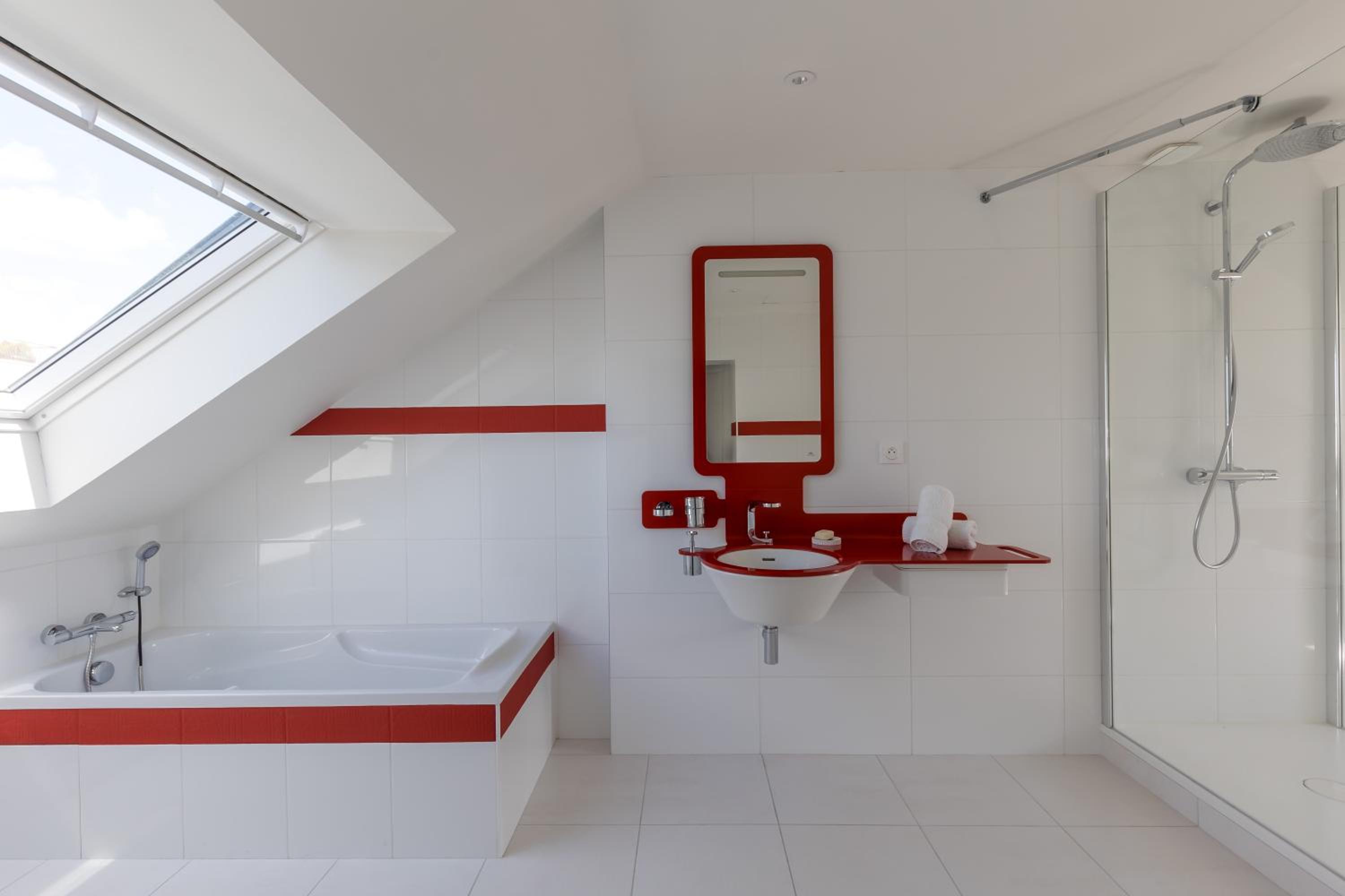 Double Room with Private Bathroom - Photo 4