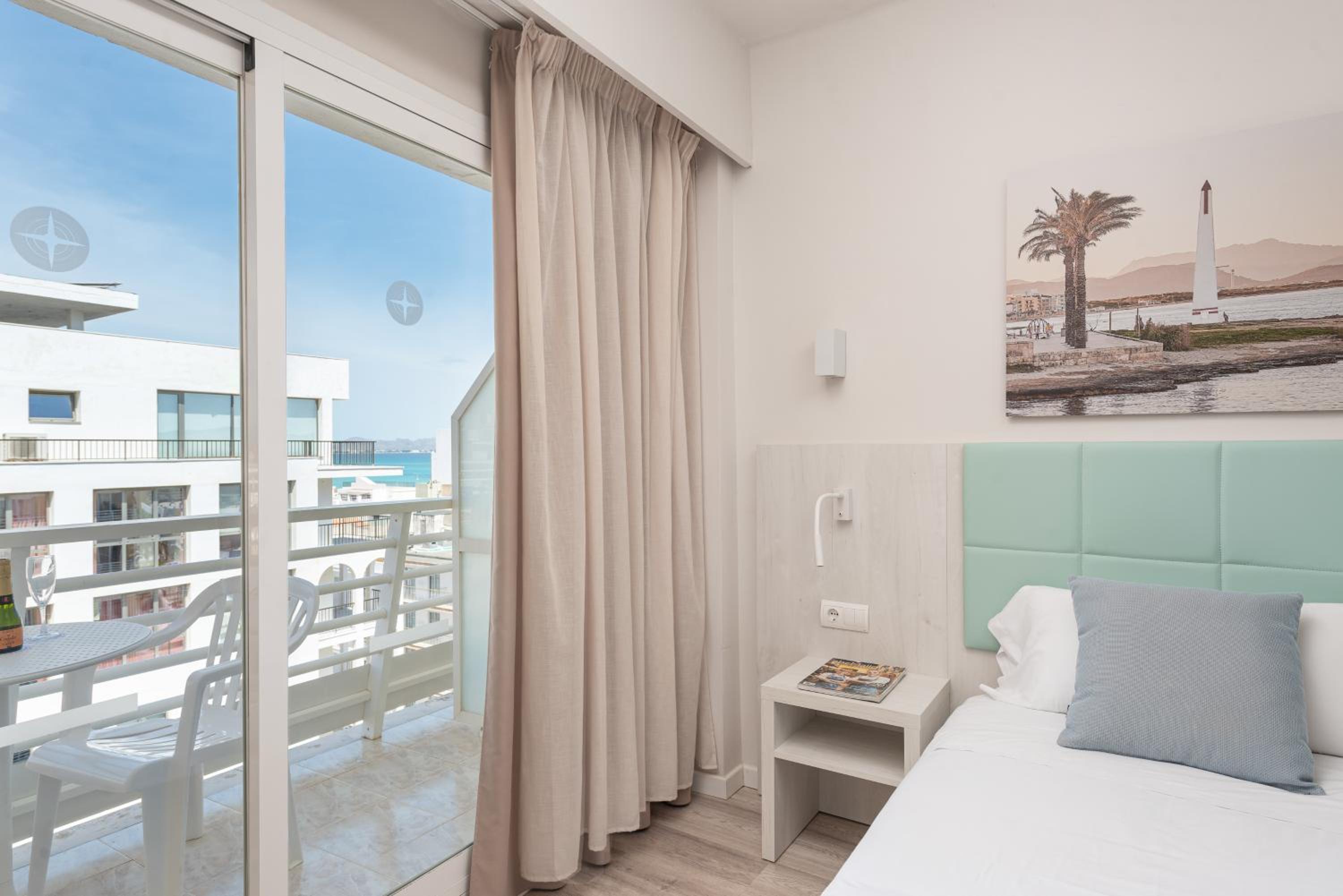 Double or Twin Room with Side Sea View