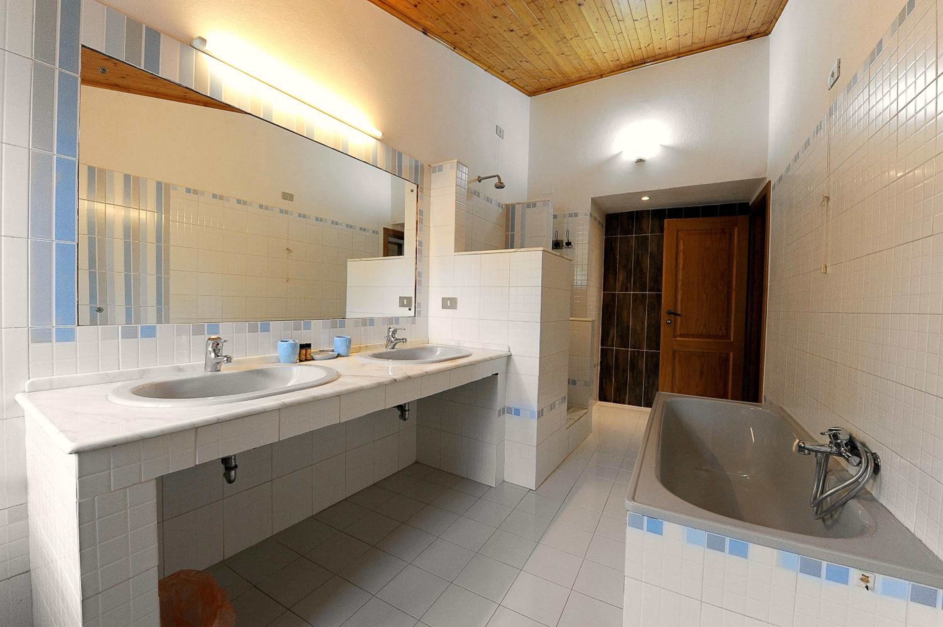 Triple Room with Bathroom - Photo 4