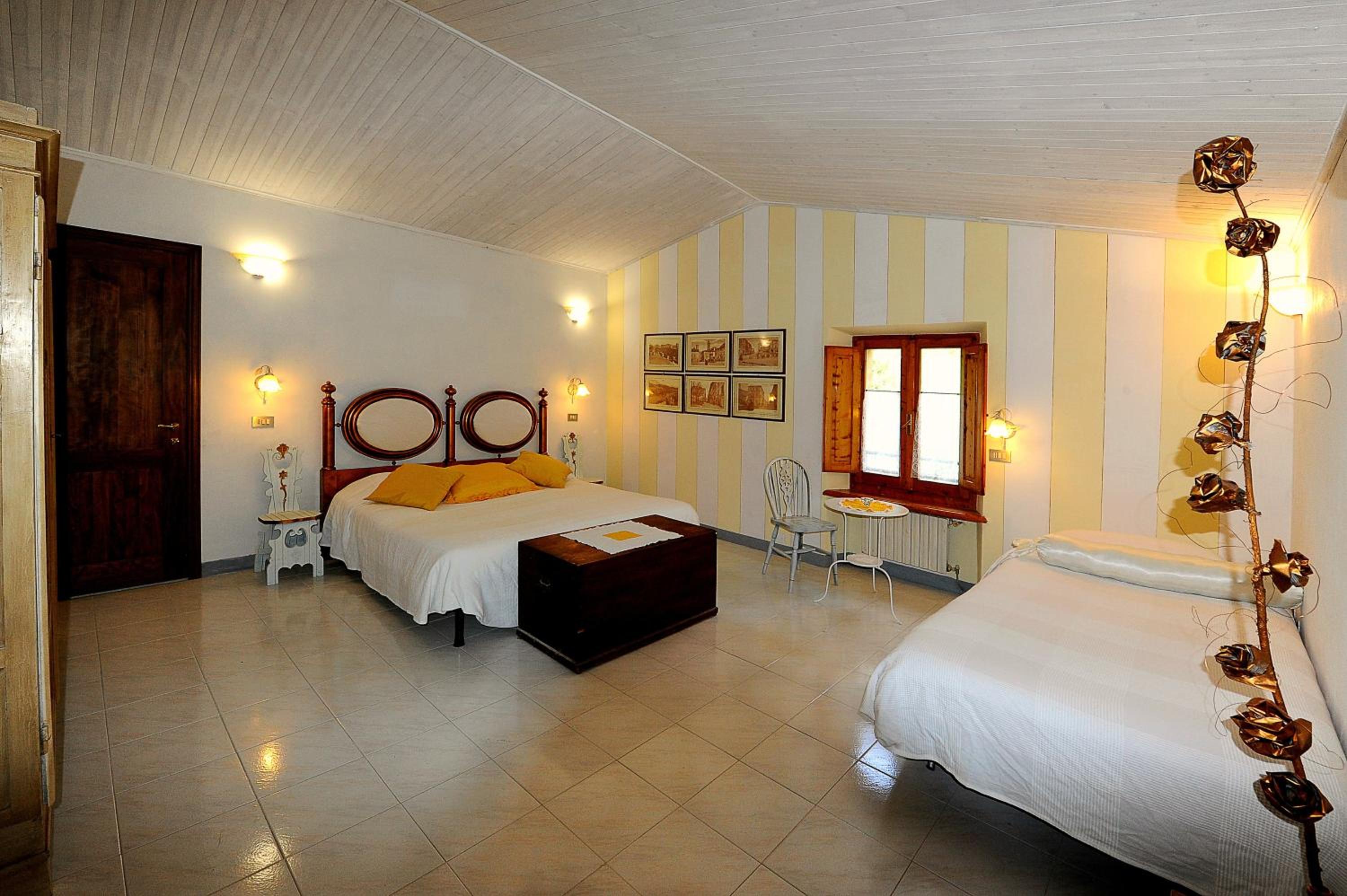 Triple Room with Bathroom - Photo 1