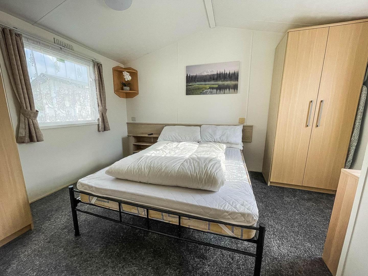 Three-Bedroom Mobile Home photo 2
