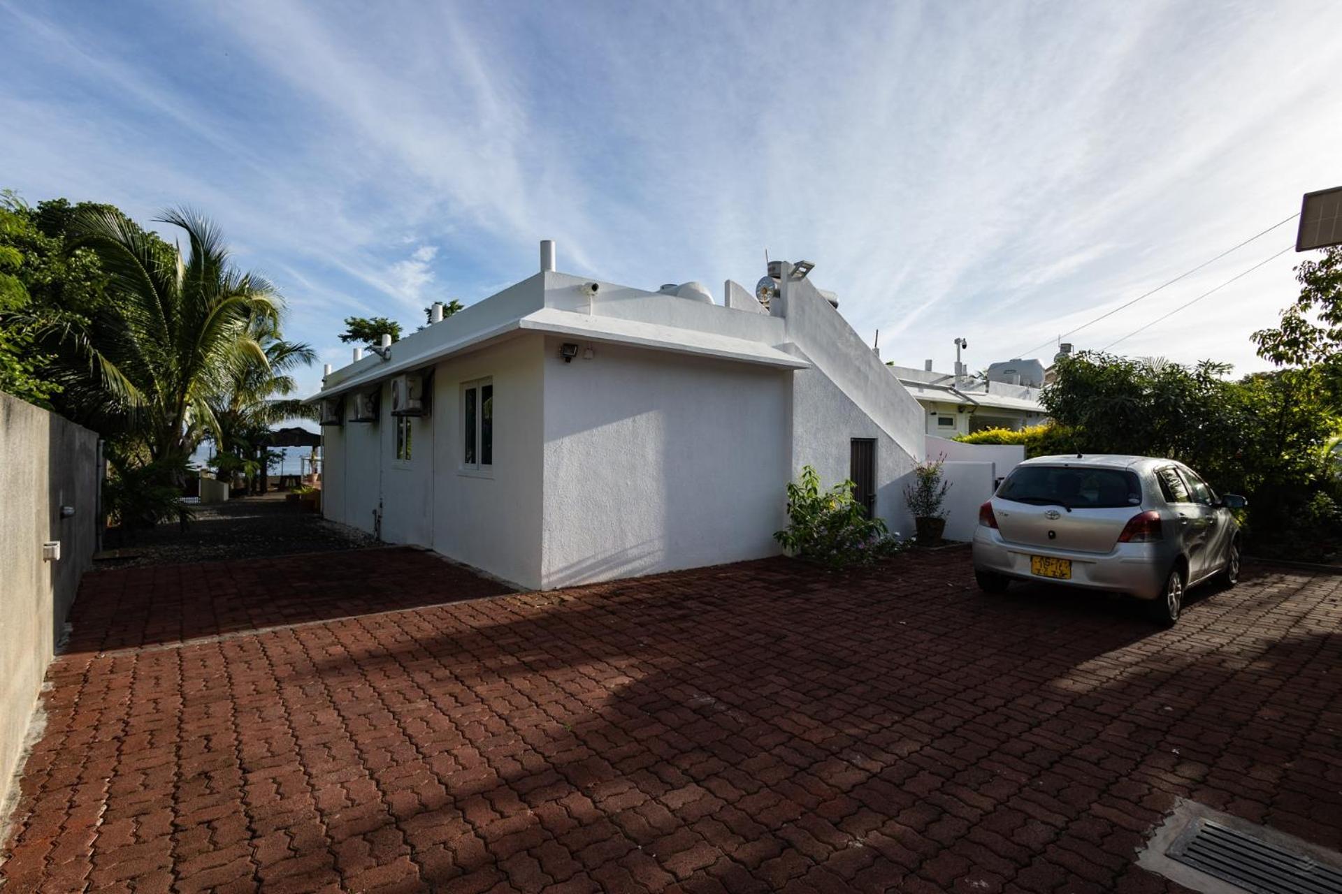Three-Bedroom Villa photo 3