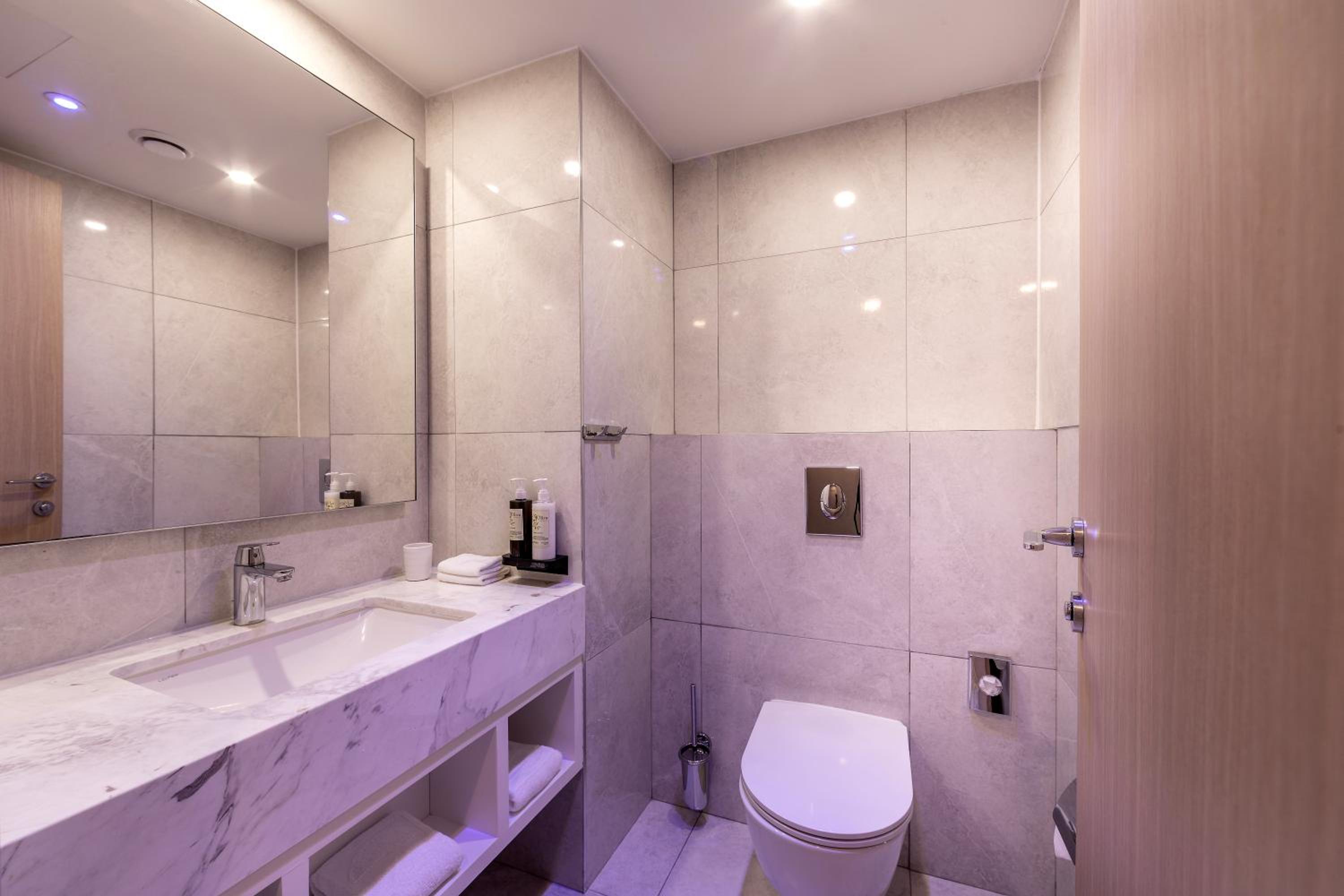 Honeymoon Suite with Sea View photo 3