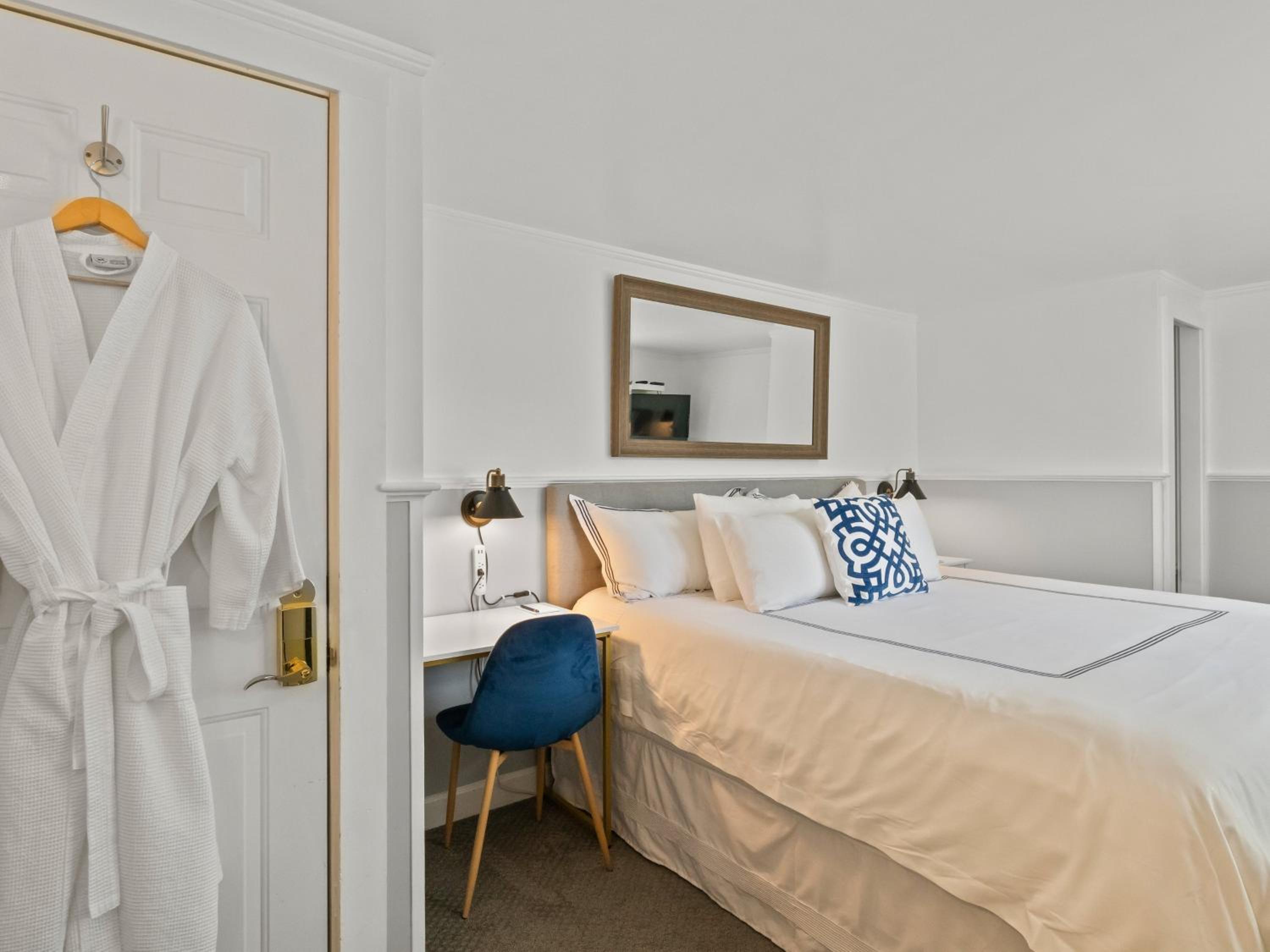 2nd Floor King Guest Room - Not Pet Friendly photo 1