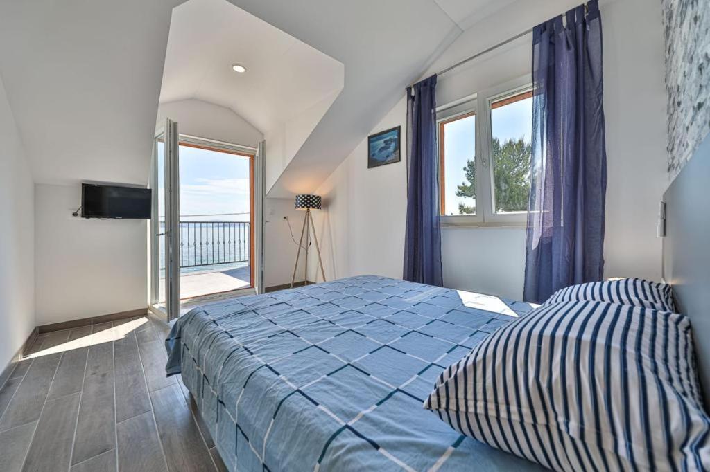 Villa photo 1