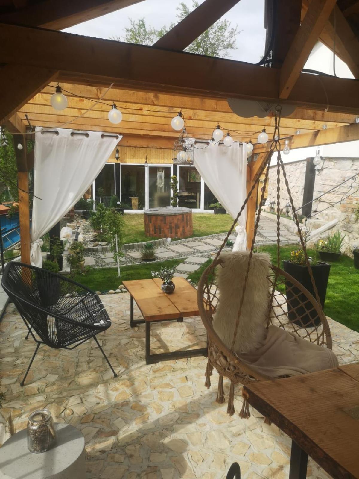 One-Bedroom House - Photo 44