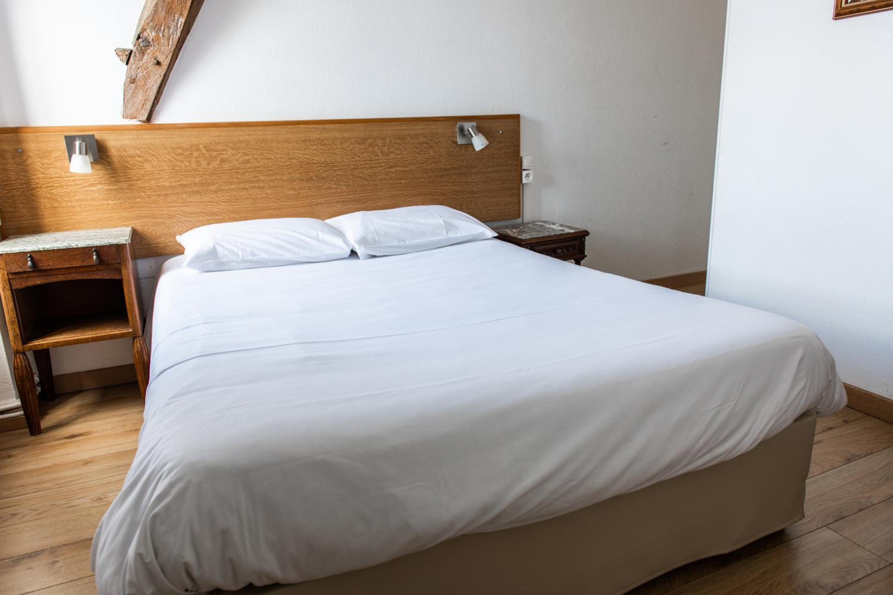 Double Room - Photo 7