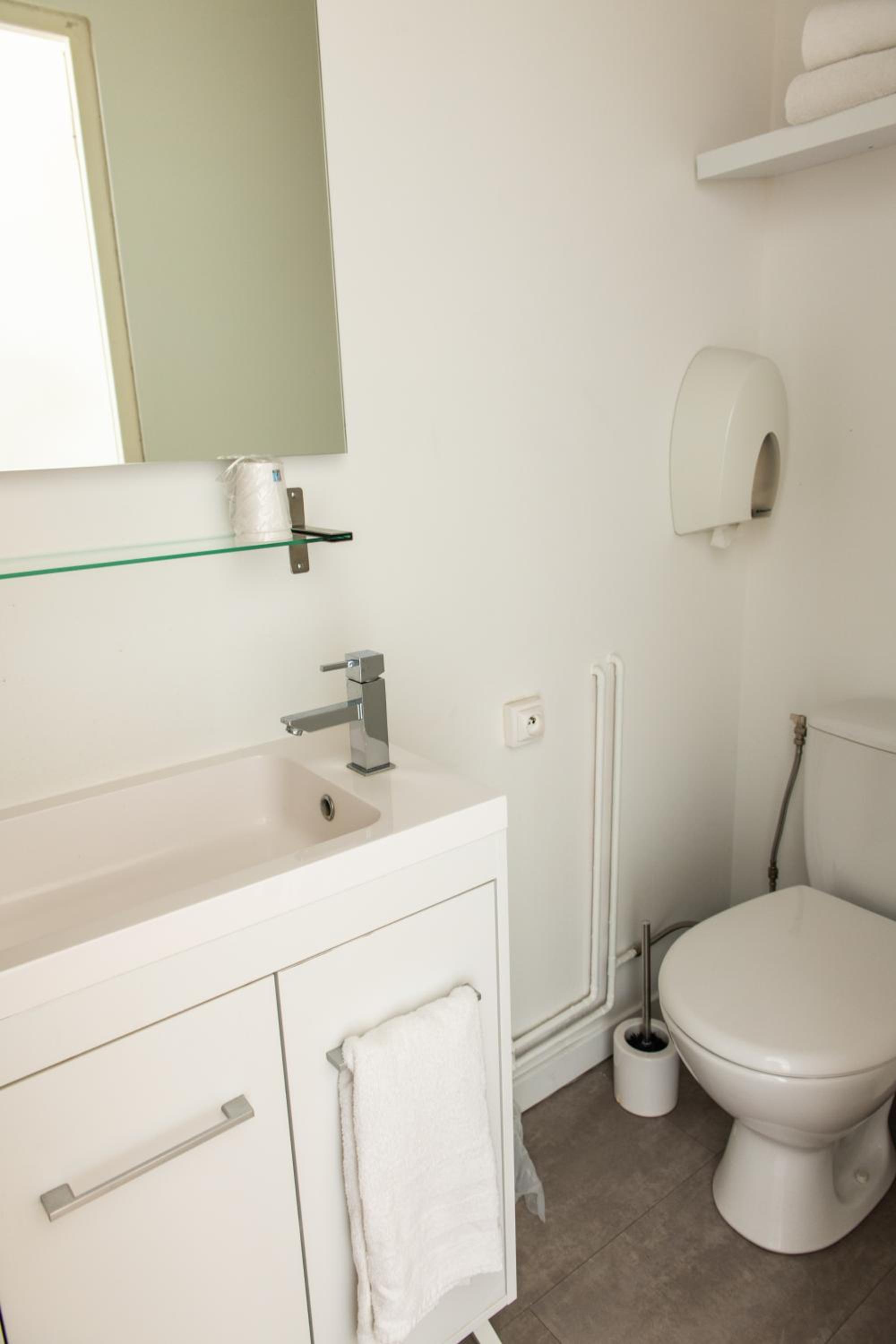 Double Room - Photo 5