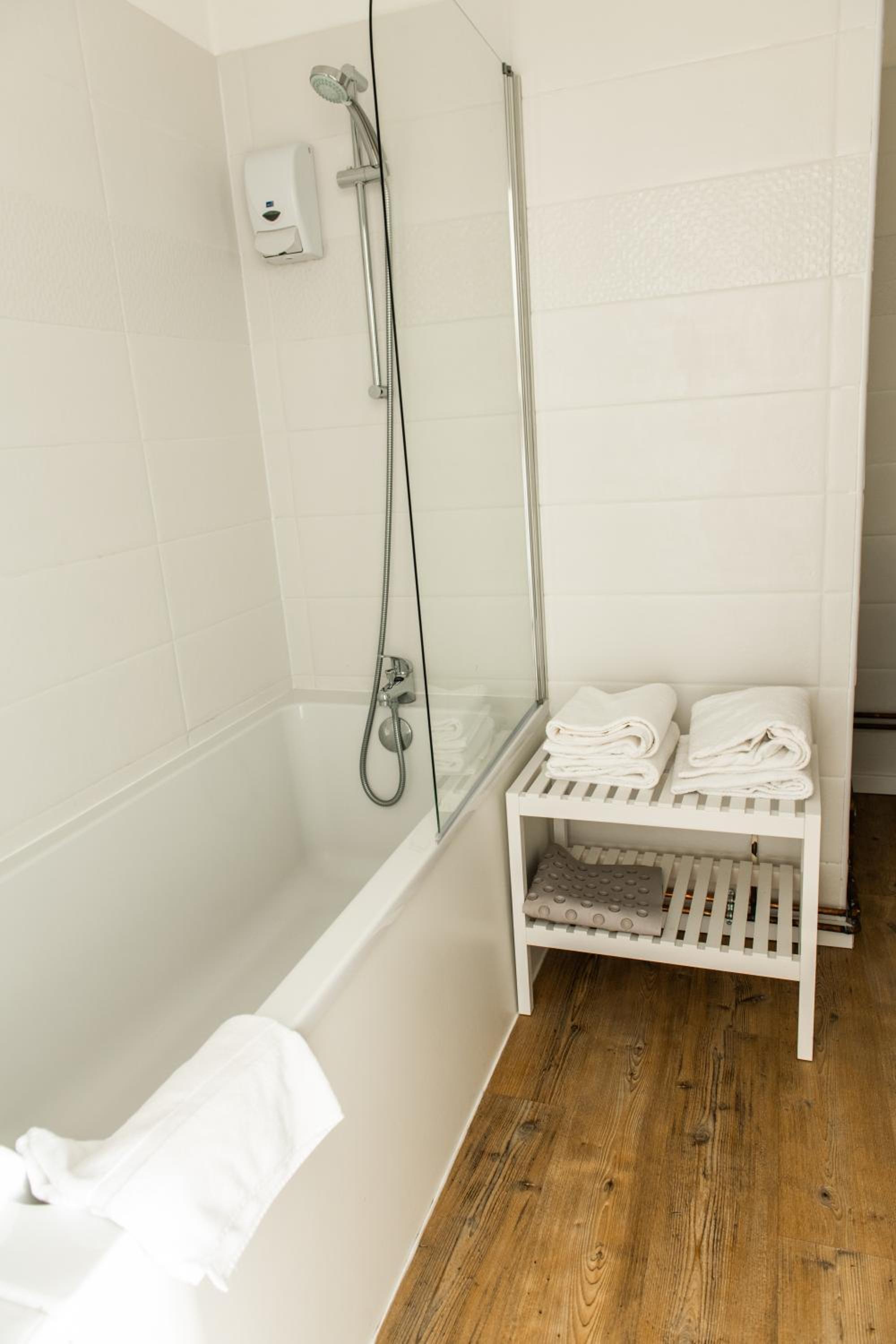 Quadruple Room - Photo 3