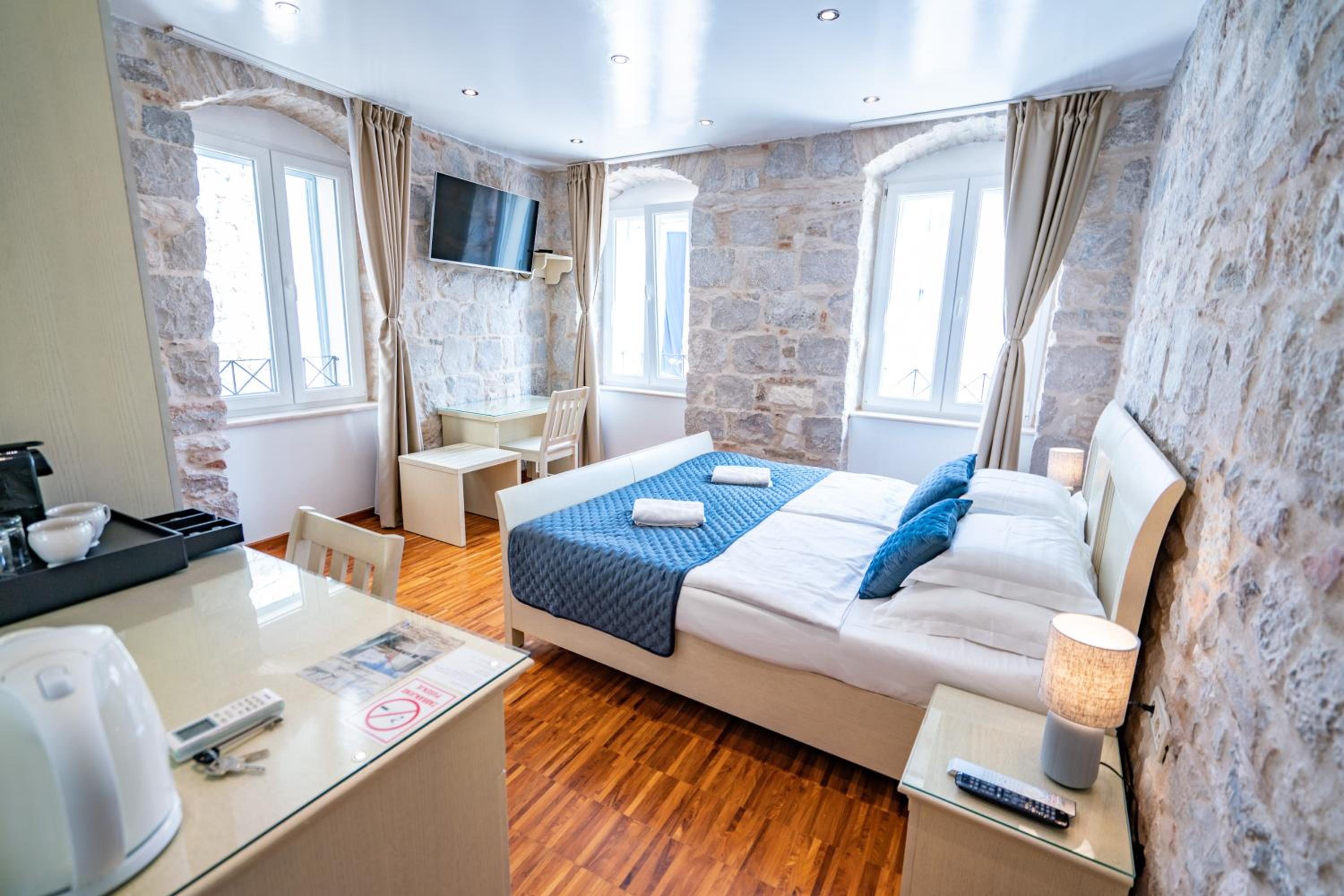 Deluxe Double or Twin Room with Old Town View - Narodni Trg 10
