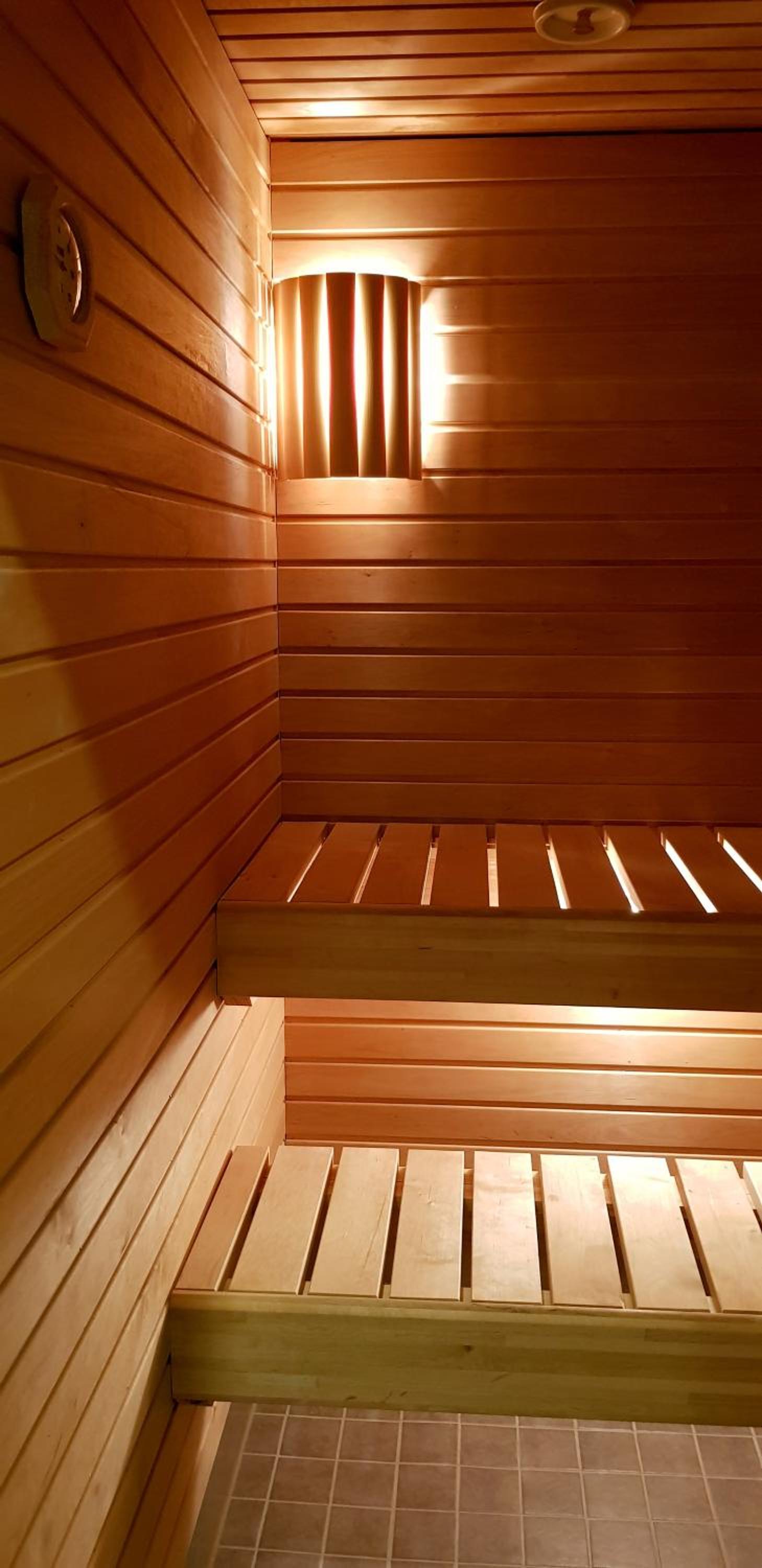 Apartment with Sauna - Photo 14