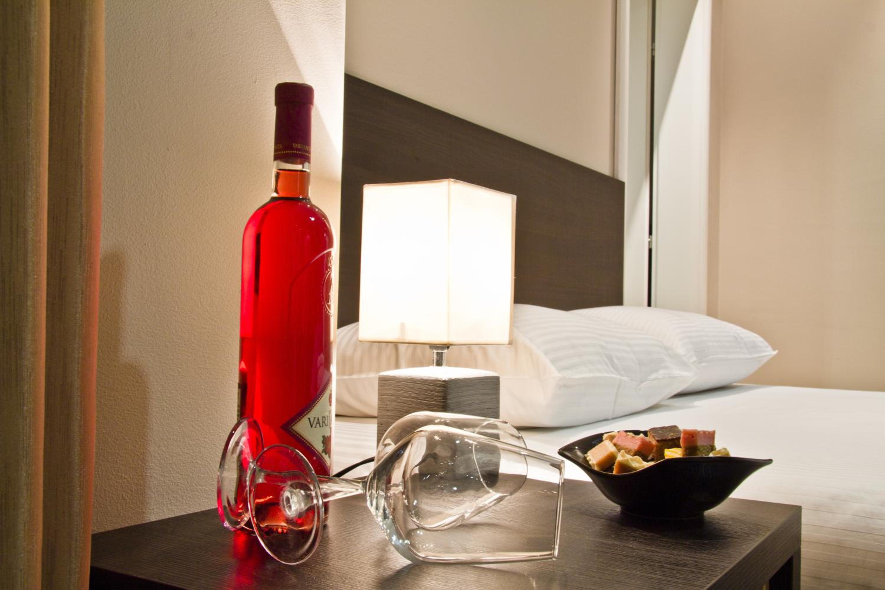 Apartment with Terrace - Photo 3