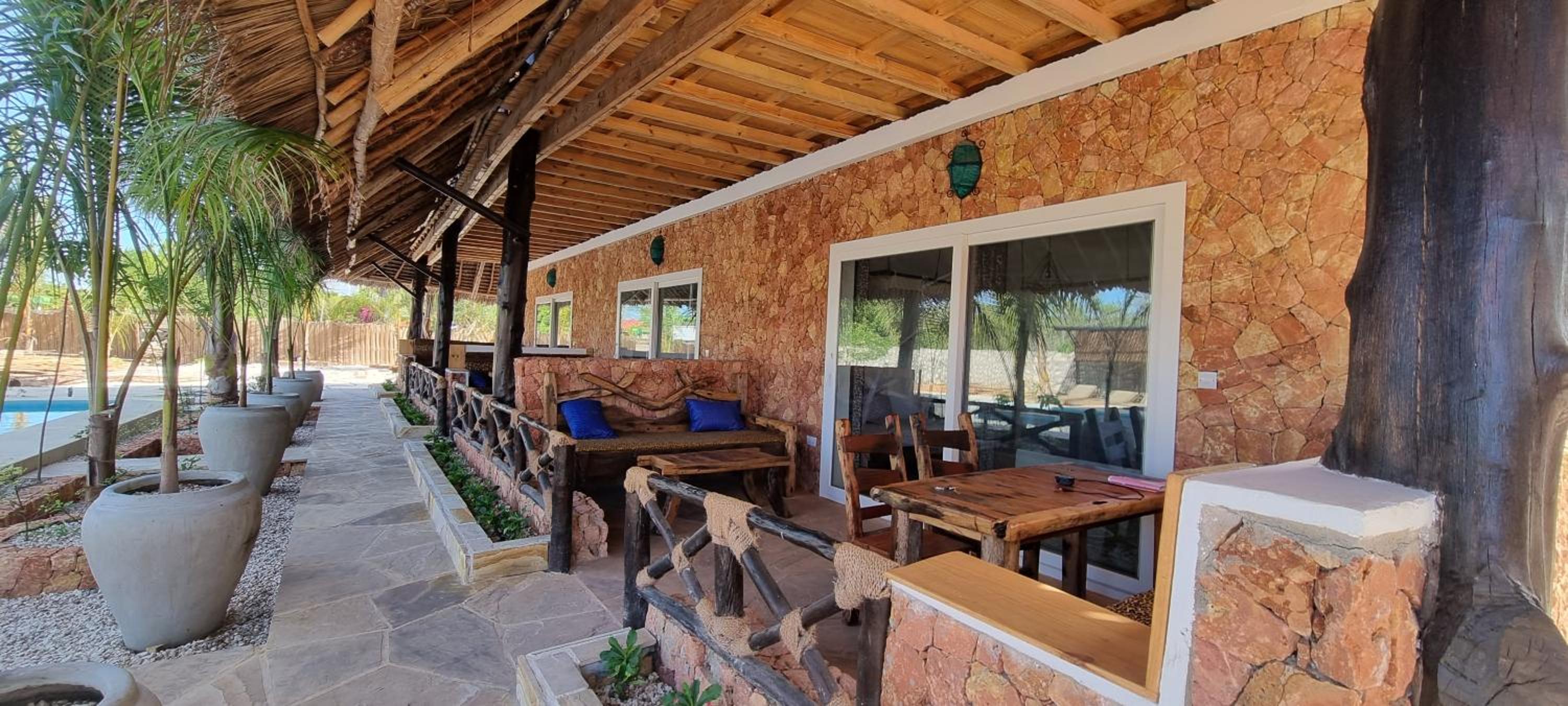 Deluxe Bungalow - Photo 18