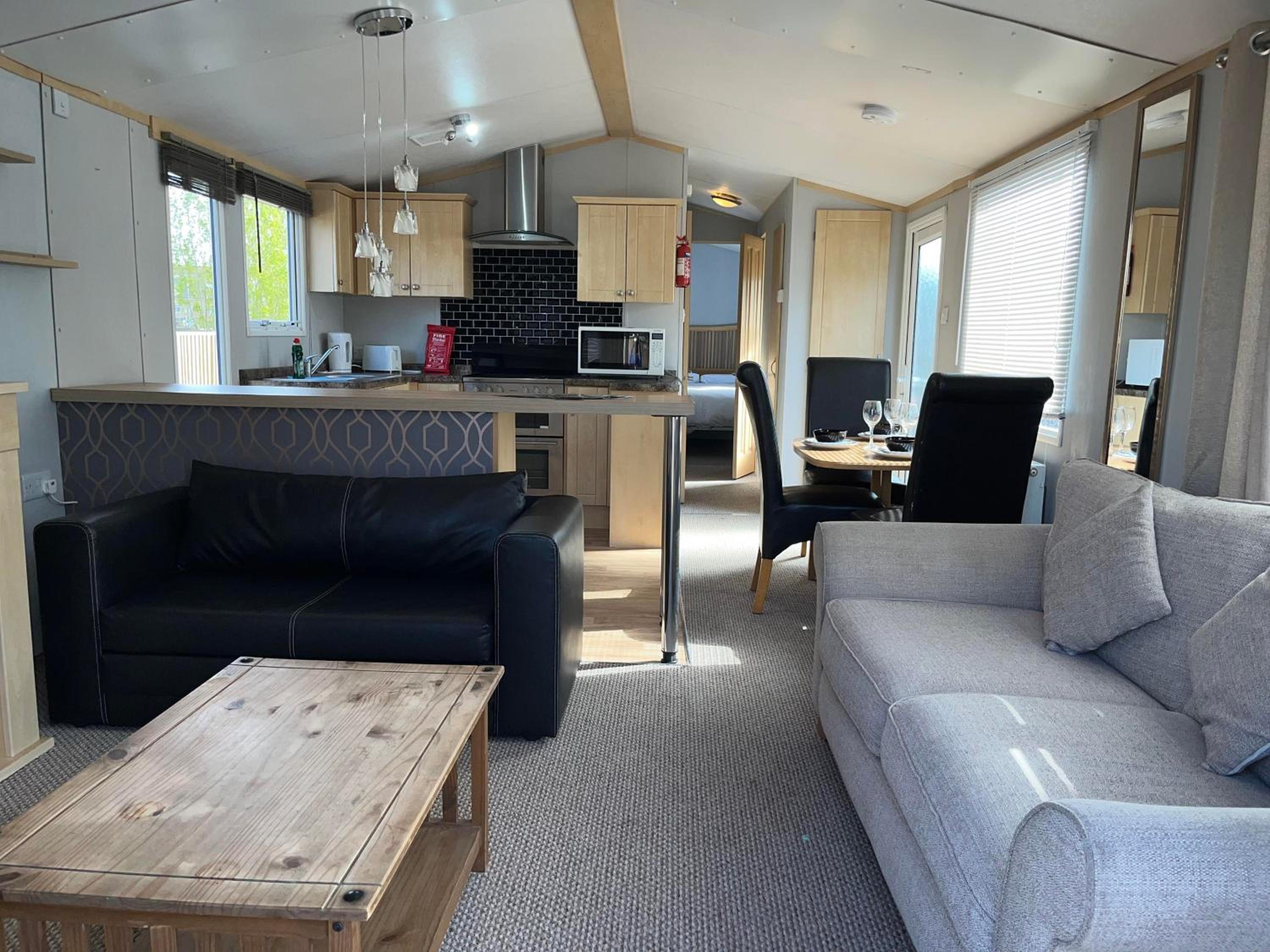 Caravan 1 photo 2