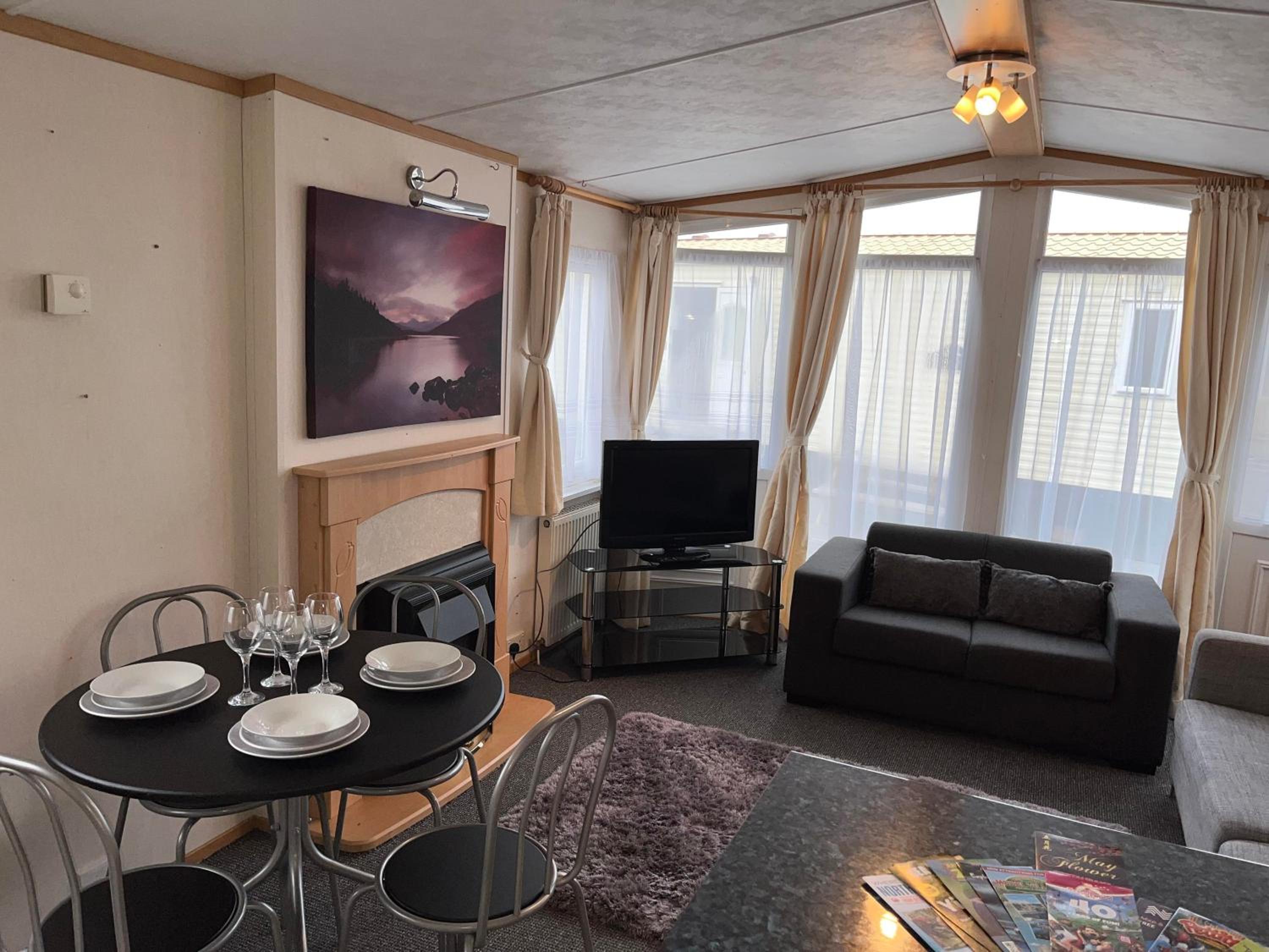 Caravan 7 photo 2