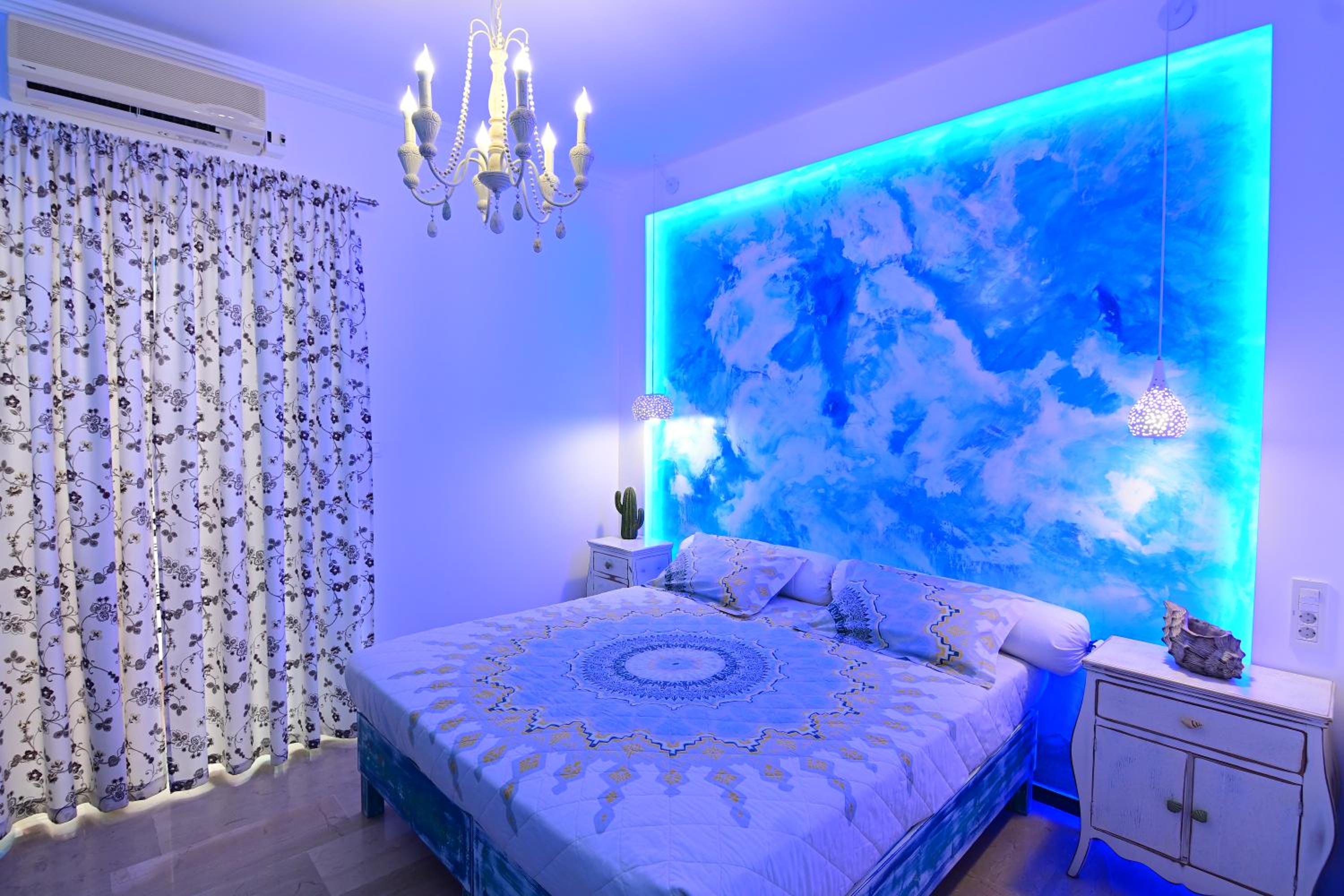 Double or Twin Room with Partial Sea View